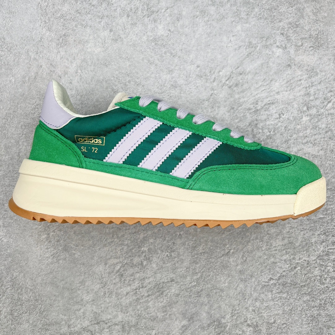 AD SL72 RS系列德训足球风百搭低帮休闲运动板鞋 IH7993 阿迪达斯Originals推出复古「T头鞋」造型的SL72鞋款复刻，有男女两款可选。男生款为SL72RS，鞋型挺立饱满，鞋底增加高度，采用麂皮与布面制作，符合复古氛围；女生款为SL72OGW，致敬经典款式，鞋身纤细，还原70年代设计，以绿色呈现，点缀金色细节。多款配色可选。「T 头鞋」这两年有多火大家见到了吧？明星、穿搭博主几乎人手一双，凭借复古味的外观，以及亲民的价格，同样成为了不少球鞋玩家日常上脚首选。近日 adidas Originals 将有「T 头鞋」造型的诞生于 1972 年的 SL72 鞋款复刻带回，各位买鞋又有新选择了。1972 年 SL72 问世后，引领了后来阿迪达斯的跑鞋发展方向，其中「SL」代表了 Super Light，彰显了产品轻便的特性。1972 年 SL72 问世后，引领了后来阿迪达斯的跑鞋发展方向，其中「SL」代表了 Super Light，彰显了产品轻便的特性。这次 adidas Originals 延续其轻质经典的基因，带来男女两款 SL72。男生款带来 SL72 RS 鞋型，RS 意为 Reshaped（重塑），鞋款在保留了经典的外观基础上，在尼龙材质里增加了填充物，使鞋型更加挺立和饱满，鞋头则更加圆润，鞋底的 EVA 材质则增加了鞋款的高度。女生款则带来 SL72 OG W 鞋型，OG 顾名思义则是致敬经典款式，相较于 RS（Reshaped）鞋款，鞋身更加纤细，其整体鞋身轮廓、线条、细节、材质上尊崇 70 年代 SL72 的设计，还原经典味道。尺码：36 36⅔ 37⅓ 38 38⅔ 39⅓ 40 40⅔ 41⅓ 42 42⅔ 43⅓ 44 44⅔ 45-选品中心