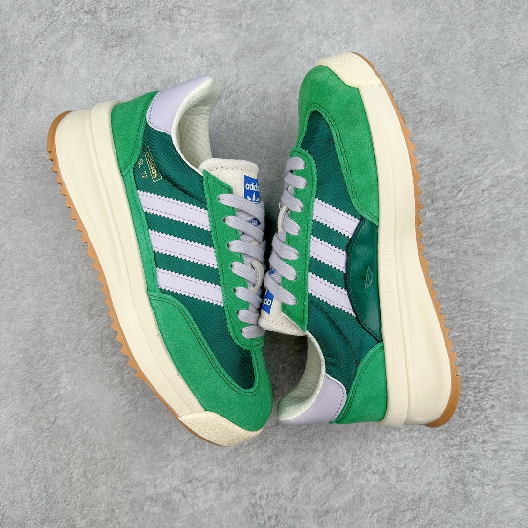 图片[3]-AD SL72 RS系列德训足球风百搭低帮休闲运动板鞋 IH7993 阿迪达斯Originals推出复古「T头鞋」造型的SL72鞋款复刻，有男女两款可选。男生款为SL72RS，鞋型挺立饱满，鞋底增加高度，采用麂皮与布面制作，符合复古氛围；女生款为SL72OGW，致敬经典款式，鞋身纤细，还原70年代设计，以绿色呈现，点缀金色细节。多款配色可选。「T 头鞋」这两年有多火大家见到了吧？明星、穿搭博主几乎人手一双，凭借复古味的外观，以及亲民的价格，同样成为了不少球鞋玩家日常上脚首选。近日 adidas Originals 将有「T 头鞋」造型的诞生于 1972 年的 SL72 鞋款复刻带回，各位买鞋又有新选择了。1972 年 SL72 问世后，引领了后来阿迪达斯的跑鞋发展方向，其中「SL」代表了 Super Light，彰显了产品轻便的特性。1972 年 SL72 问世后，引领了后来阿迪达斯的跑鞋发展方向，其中「SL」代表了 Super Light，彰显了产品轻便的特性。这次 adidas Originals 延续其轻质经典的基因，带来男女两款 SL72。男生款带来 SL72 RS 鞋型，RS 意为 Reshaped（重塑），鞋款在保留了经典的外观基础上，在尼龙材质里增加了填充物，使鞋型更加挺立和饱满，鞋头则更加圆润，鞋底的 EVA 材质则增加了鞋款的高度。女生款则带来 SL72 OG W 鞋型，OG 顾名思义则是致敬经典款式，相较于 RS（Reshaped）鞋款，鞋身更加纤细，其整体鞋身轮廓、线条、细节、材质上尊崇 70 年代 SL72 的设计，还原经典味道。尺码：36 36⅔ 37⅓ 38 38⅔ 39⅓ 40 40⅔ 41⅓ 42 42⅔ 43⅓ 44 44⅔ 45-选品中心