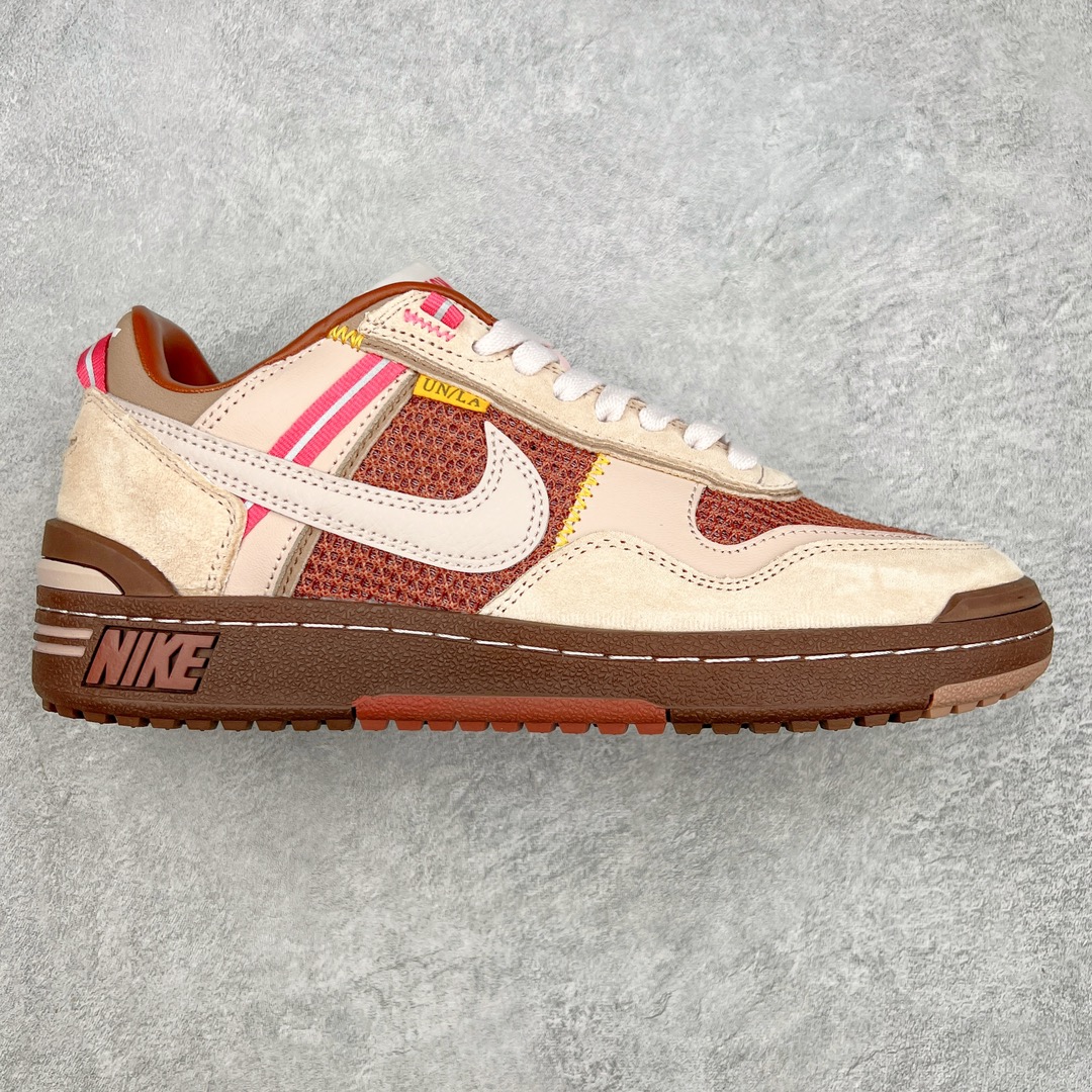 Union x NK Field General 82 SP 低帮复古联名篮球鞋 UN联名米棕 FQ9003-200 鞋身整体采用编织网眼为底 框架部分的麂皮材质营造出丰富的层次感 配色方面以深棕色为底色 搭配奶油色框架设计 Swoosh部分则以白色点缀 复古氛围拉满 Union标志性的UN/LA标签以及车线细节均得以保留 鞋舌部分也采用解构设计 并带有UNION字样 鞋身侧后方均带有粉色3M反光条设计 Swoosh采用镂空样式呈现 并带有稳定支持装置 鞋底则采用自带氧化效果的米白色Waffle外底呈现 进一步呼应复古氛围 侧面分别带有Union以及NK字样 尺码：36 36.5 37.5 38 38.5 39 40 40.5 41 42 42.5 43 44 45-选品中心