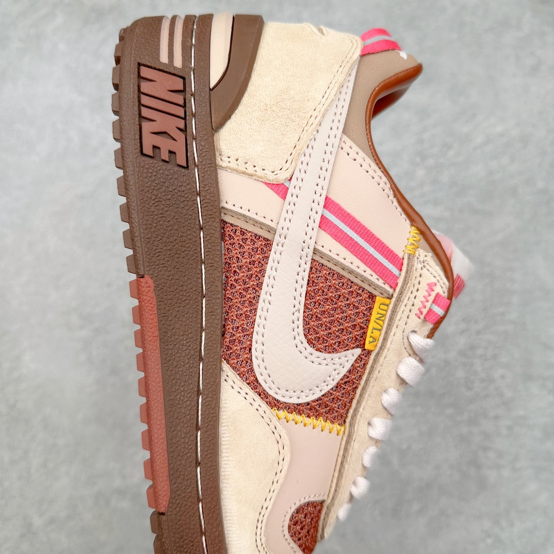 图片[6]-Union x NK Field General 82 SP 低帮复古联名篮球鞋 UN联名米棕 FQ9003-200 鞋身整体采用编织网眼为底 框架部分的麂皮材质营造出丰富的层次感 配色方面以深棕色为底色 搭配奶油色框架设计 Swoosh部分则以白色点缀 复古氛围拉满 Union标志性的UN/LA标签以及车线细节均得以保留 鞋舌部分也采用解构设计 并带有UNION字样 鞋身侧后方均带有粉色3M反光条设计 Swoosh采用镂空样式呈现 并带有稳定支持装置 鞋底则采用自带氧化效果的米白色Waffle外底呈现 进一步呼应复古氛围 侧面分别带有Union以及NK字样 尺码：36 36.5 37.5 38 38.5 39 40 40.5 41 42 42.5 43 44 45-选品中心