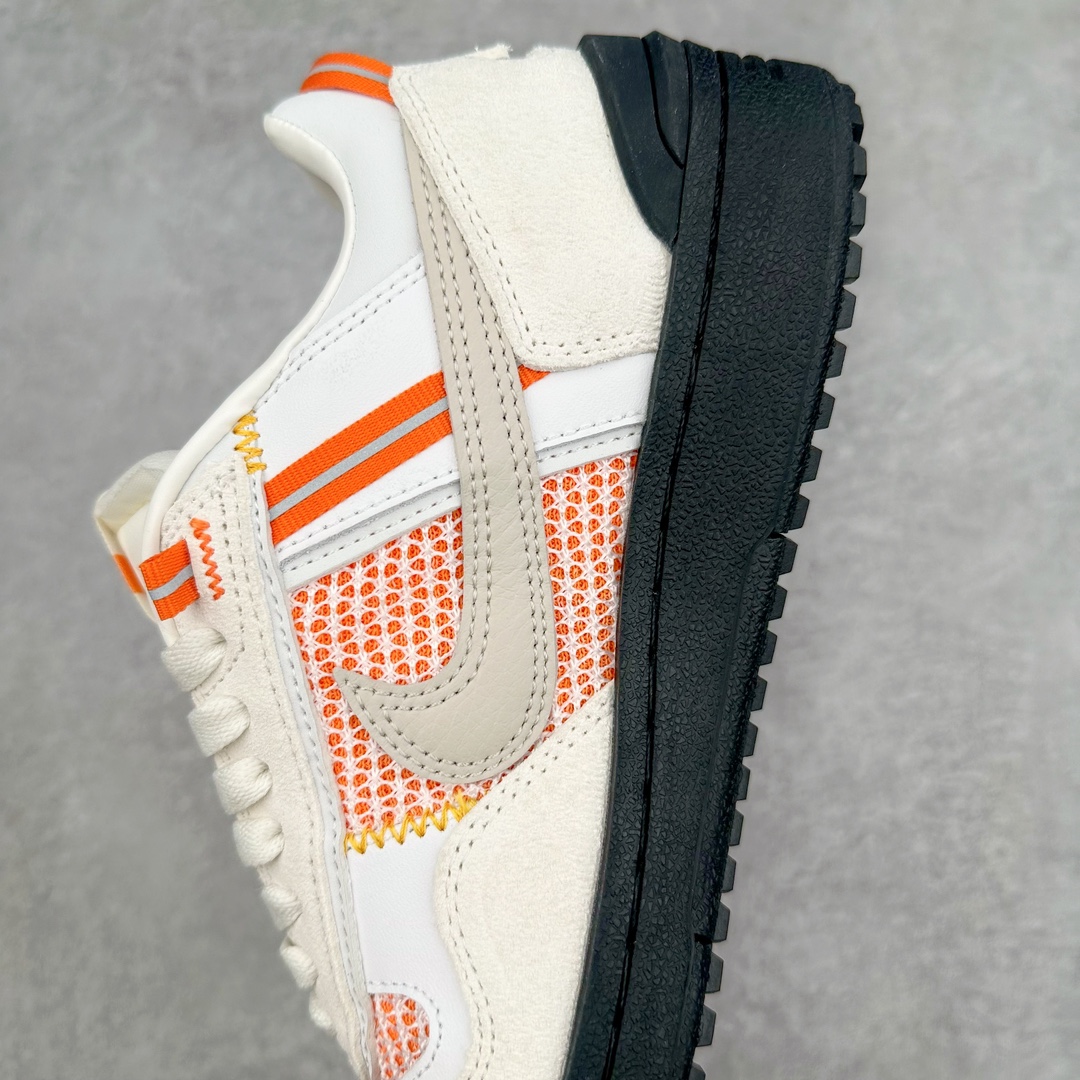 图片[7]-Union x NK Field General 82 SP 低帮复古联名篮球鞋 UN联名白橙 FQ9003-100 鞋身整体采用编织网眼为底 框架部分的麂皮材质营造出丰富的层次感 配色方面以深棕色为底色 搭配奶油色框架设计 Swoosh部分则以白色点缀 复古氛围拉满 Union标志性的UN/LA标签以及车线细节均得以保留 鞋舌部分也采用解构设计 并带有UNION字样 鞋身侧后方均带有粉色3M反光条设计 Swoosh采用镂空样式呈现 并带有稳定支持装置 鞋底则采用自带氧化效果的米白色Waffle外底呈现 进一步呼应复古氛围 侧面分别带有Union以及NK字样 尺码：36 36.5 37.5 38 38.5 39 40 40.5 41 42 42.5 43 44 45-选品中心