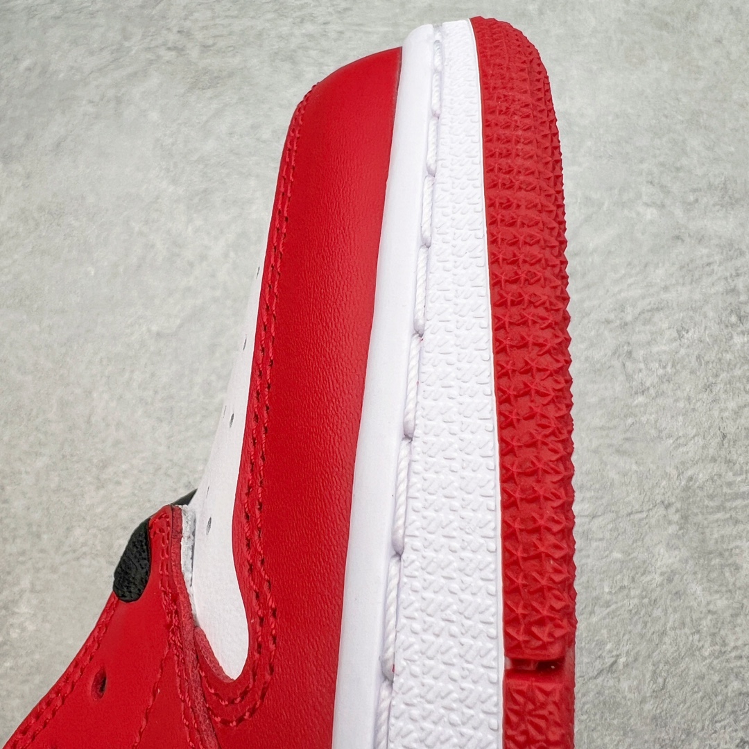 图片[15]-＃DG2.0 Air Jordan AJ1 Retro Low OG 芝加哥低帮 705329-600 全新批次 Ljr同源清远全套加持 圈内最强倒钩系列 高端零售特供批次 产品品控稳定性领先行业 各方面均可对飙L版 良心定价不杀猪 SZ原厂全套原楦原纸板冲刀磨具开发 原厂皮料加持 原厂港宝加持定型后跟R度完美 同源原厂电绣 鬼脸飞翼针数密度立体效果一致 百分百一致原鞋 原厂拉帮工艺 针距密度一致 后跟弧度收口自然不对折 极致一眼正品既视感 进口玻璃冲刀皮料裁剪零毛边 全鞋电脑针车工艺 品控清洁度最高QC检验标准 免检产品 原厂订购鞋盒、鞋标、防尘纸、鞋撑、鞋带 追求极致的原厂味道 尺码：40 40.5 41 42 42.5 43 44 44.5 45 46 47.5 48.5-选品中心