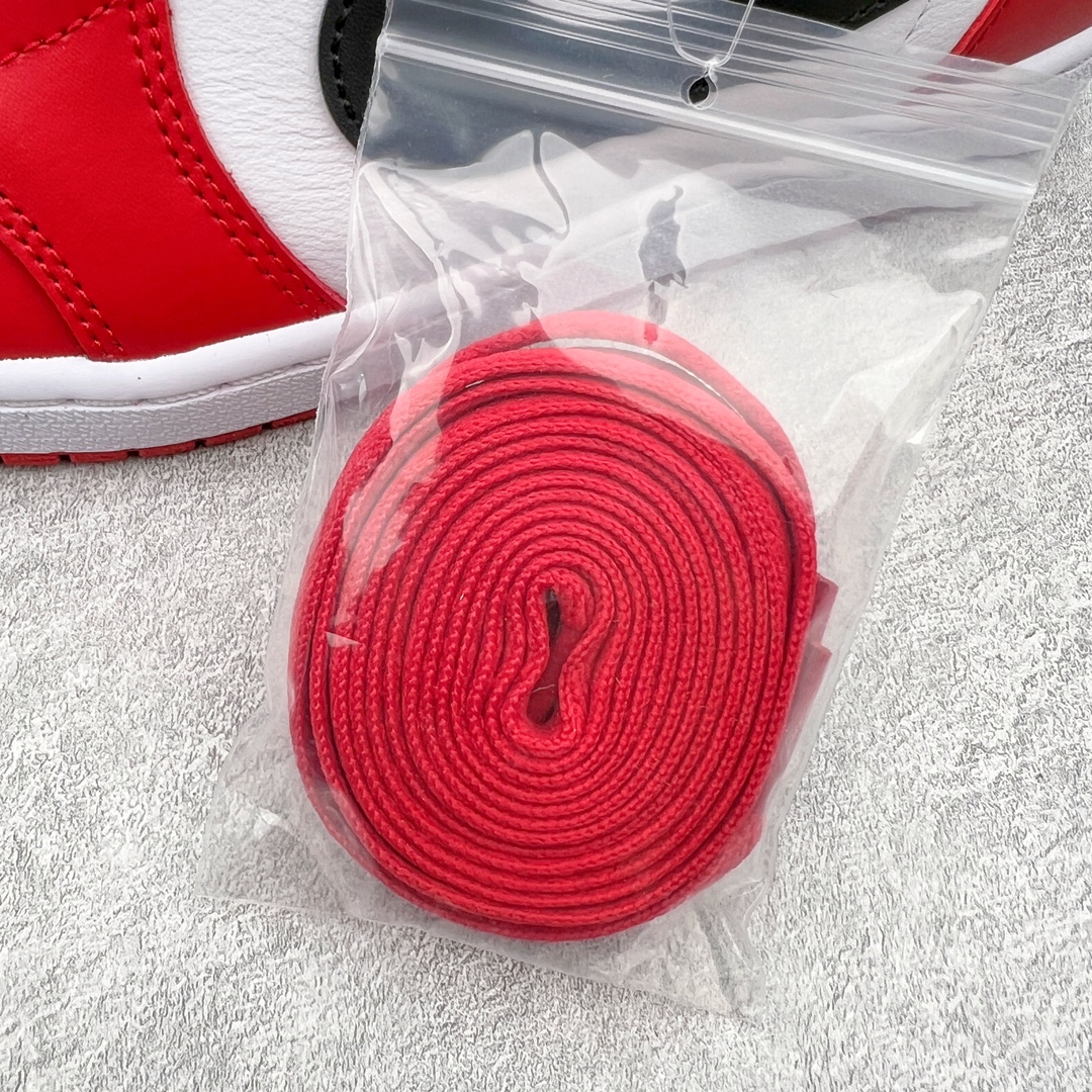 图片[16]-＃DG2.0 Air Jordan AJ1 Retro Low OG 芝加哥低帮 705329-600 全新批次 Ljr同源清远全套加持 圈内最强倒钩系列 高端零售特供批次 产品品控稳定性领先行业 各方面均可对飙L版 良心定价不杀猪 SZ原厂全套原楦原纸板冲刀磨具开发 原厂皮料加持 原厂港宝加持定型后跟R度完美 同源原厂电绣 鬼脸飞翼针数密度立体效果一致 百分百一致原鞋 原厂拉帮工艺 针距密度一致 后跟弧度收口自然不对折 极致一眼正品既视感 进口玻璃冲刀皮料裁剪零毛边 全鞋电脑针车工艺 品控清洁度最高QC检验标准 免检产品 原厂订购鞋盒、鞋标、防尘纸、鞋撑、鞋带 追求极致的原厂味道 尺码：40 40.5 41 42 42.5 43 44 44.5 45 46 47.5 48.5-选品中心