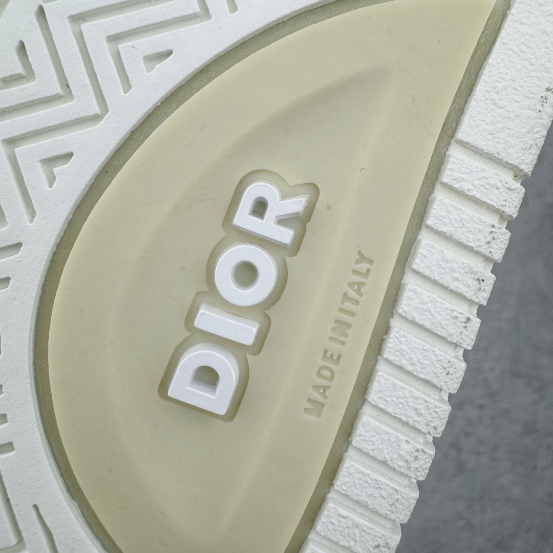 图片[15]-＃纯原 Dior B27 迪奥系列 市面为数不多的真正原鞋拆解开发 选材耗时就半个多月 进口原厂皮料 无色差细节拉满 敢与AJ大迪奥相媲美 由意大利工坊匠心打造 黄俊捷、林一等各大明星、网红博主争先上脚且全国各大专柜一鞋难求 鞋面牛皮拼接D印花LOGO 内里进口网布、TPU大底以别具一格的立体效果 展现摩登优雅格调 高街潮流搭配必备潮品 尺码：38 39 40 41 42 43 44 45-选品中心