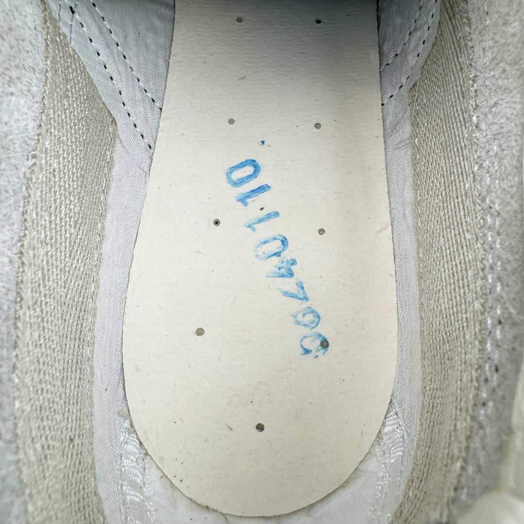 图片[19]-＃MOK Asics Onitsuka Tiger MEXICO 66 亚瑟士鬼冢虎复古经典板鞋 市场最强版本 每个配色均购入原鞋校对 真正原厂头层牛皮 如假包赔 纹路、色泽、皮心颜色 质感百分百还原 海外订单工厂出品 超成熟稳定的做工品控 原装全套纸板楦头开发 原汁原味 完美呈现版型 私模正确鞋底咬花纹路 一比一鞋头弧度高度鞋身弧度 绝不口嗨 细节品控鞋型随意秒杀市面 原档咬花纹路私模大底 一个单元有六个三角形 总体形拼接呈现花瓣状 官方四联吊牌 原装Ortholite轻量化鞋垫 原盒原配 质保卡 说明书 钢印防尘纸 纸板中底带钢印 乳胶组合鞋垫 支持全方位的对比专柜 产品从款式颜色造型上体现出追求舒适和细节的完美 鞋类更是推崇手工制作的严谨与完美 融舒适性与可穿性的设计风格 注重细节的完美和别致魅力 既保持稳重 又不失轻松的时尚感 尺码：35 36 37 37.5 38 39 39.5 40 40.5 41.5 42 42.5 43.5 44 45 46-选品中心