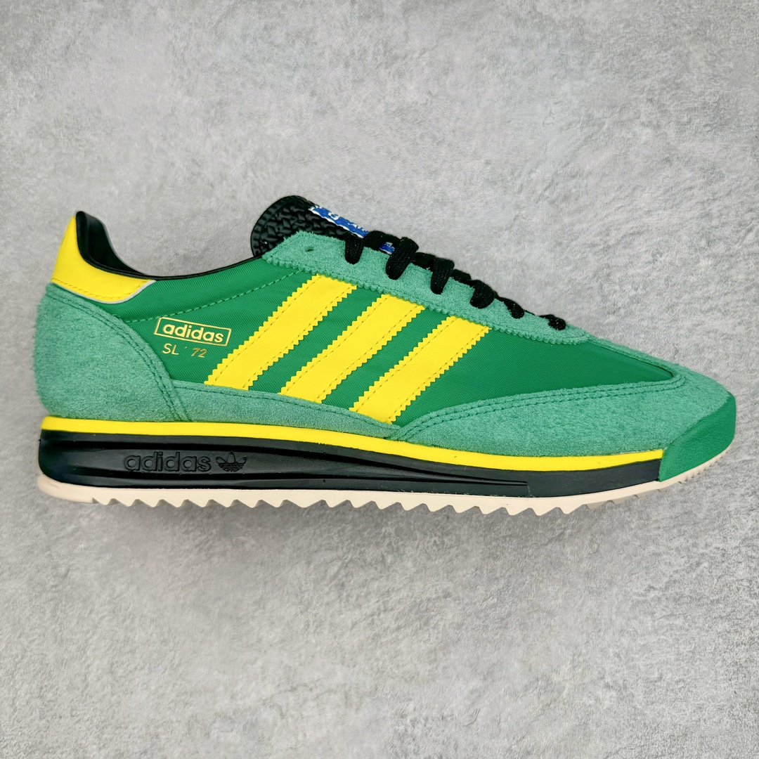 ＃CS AD Wmns SL72 OG 系列德训足球风百搭低帮休闲运动板鞋 IG2133 采用高弹EVA+MODEL+RB三层组合底 区别市面RB一体大底 三层组合鞋底重量与原鞋一致 Originals 将有「T 头鞋」造型的诞生于 1972 年的 SL72 鞋款复刻带回 各位买鞋又有新选择了 1972 年 SL72 问世后 引领了后来阿迪达斯的跑鞋发展方向 其中「SL」代表了 Super Light 彰显了产品轻便的特性 1972 年 SL72 问世后 引领了后来阿迪达斯的跑鞋发展方向 其中「SL」代表了 Super Light 彰显了产品轻便的特性 这次 Originals 延续其轻质经典的基因 带来男女两款 SL72 男生款带来 SL72 RS 鞋型 RS 意为 Reshaped（重塑）鞋款在保留了经典的外观基础上 在尼龙材质里增加了填充物 使鞋型更加挺立和饱满 鞋头则更加圆润 鞋底的 EVA 材质则增加了鞋款的高度 女生款则带来 SL72 OG W 鞋型 OG 顾名思义则是致敬经典款式 相较于 RS（Reshaped）鞋款 鞋身更加纤细 其整体鞋身轮廓、线条、细节、材质上尊崇 70 年代 SL72 的设计 还原经典味道 尺码：36 36⅔ 37⅓ 38 38⅔ 39⅓ 40 40⅔ 41⅓ 42 42⅔ 43⅓ 44 44⅔ 45-选品中心