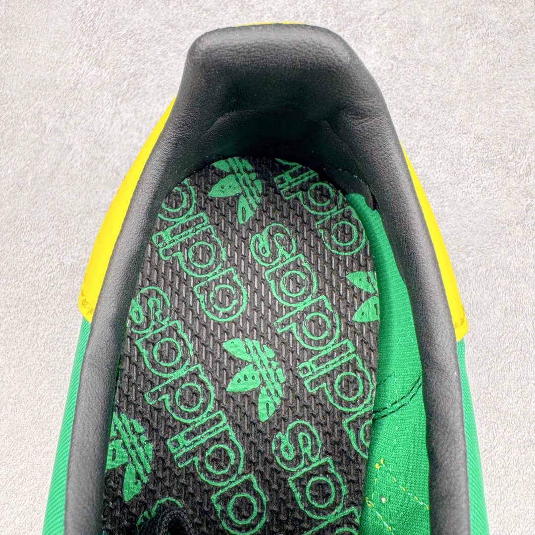 图片[14]-＃CS AD Wmns SL72 OG 系列德训足球风百搭低帮休闲运动板鞋 IG2133 采用高弹EVA+MODEL+RB三层组合底 区别市面RB一体大底 三层组合鞋底重量与原鞋一致 Originals 将有「T 头鞋」造型的诞生于 1972 年的 SL72 鞋款复刻带回 各位买鞋又有新选择了 1972 年 SL72 问世后 引领了后来阿迪达斯的跑鞋发展方向 其中「SL」代表了 Super Light 彰显了产品轻便的特性 1972 年 SL72 问世后 引领了后来阿迪达斯的跑鞋发展方向 其中「SL」代表了 Super Light 彰显了产品轻便的特性 这次 Originals 延续其轻质经典的基因 带来男女两款 SL72 男生款带来 SL72 RS 鞋型 RS 意为 Reshaped（重塑）鞋款在保留了经典的外观基础上 在尼龙材质里增加了填充物 使鞋型更加挺立和饱满 鞋头则更加圆润 鞋底的 EVA 材质则增加了鞋款的高度 女生款则带来 SL72 OG W 鞋型 OG 顾名思义则是致敬经典款式 相较于 RS（Reshaped）鞋款 鞋身更加纤细 其整体鞋身轮廓、线条、细节、材质上尊崇 70 年代 SL72 的设计 还原经典味道 尺码：36 36⅔ 37⅓ 38 38⅔ 39⅓ 40 40⅔ 41⅓ 42 42⅔ 43⅓ 44 44⅔ 45-选品中心