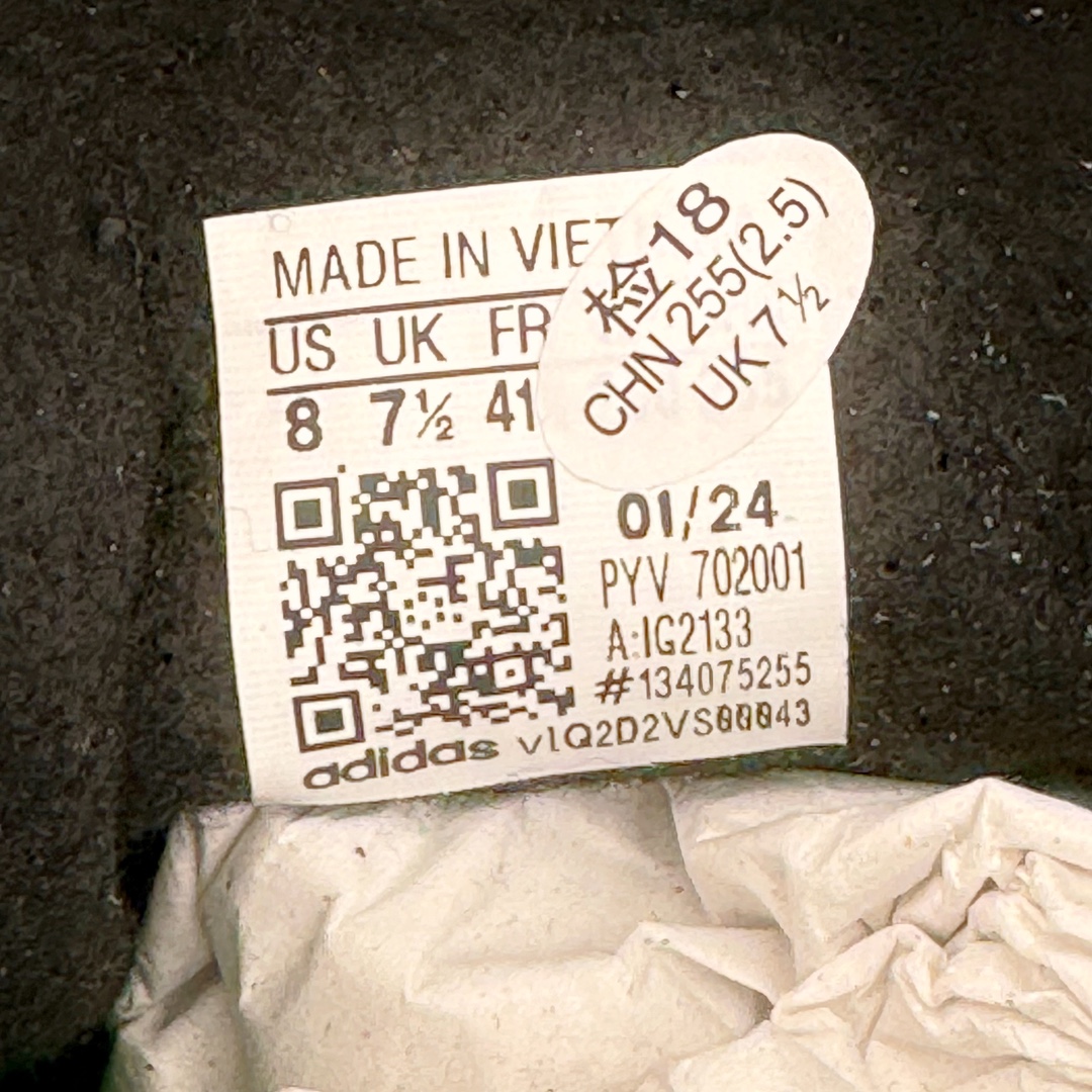 图片[12]-＃CS AD Wmns SL72 OG 系列德训足球风百搭低帮休闲运动板鞋 IG2133 采用高弹EVA+MODEL+RB三层组合底 区别市面RB一体大底 三层组合鞋底重量与原鞋一致 Originals 将有「T 头鞋」造型的诞生于 1972 年的 SL72 鞋款复刻带回 各位买鞋又有新选择了 1972 年 SL72 问世后 引领了后来阿迪达斯的跑鞋发展方向 其中「SL」代表了 Super Light 彰显了产品轻便的特性 1972 年 SL72 问世后 引领了后来阿迪达斯的跑鞋发展方向 其中「SL」代表了 Super Light 彰显了产品轻便的特性 这次 Originals 延续其轻质经典的基因 带来男女两款 SL72 男生款带来 SL72 RS 鞋型 RS 意为 Reshaped（重塑）鞋款在保留了经典的外观基础上 在尼龙材质里增加了填充物 使鞋型更加挺立和饱满 鞋头则更加圆润 鞋底的 EVA 材质则增加了鞋款的高度 女生款则带来 SL72 OG W 鞋型 OG 顾名思义则是致敬经典款式 相较于 RS（Reshaped）鞋款 鞋身更加纤细 其整体鞋身轮廓、线条、细节、材质上尊崇 70 年代 SL72 的设计 还原经典味道 尺码：36 36⅔ 37⅓ 38 38⅔ 39⅓ 40 40⅔ 41⅓ 42 42⅔ 43⅓ 44 44⅔ 45-选品中心