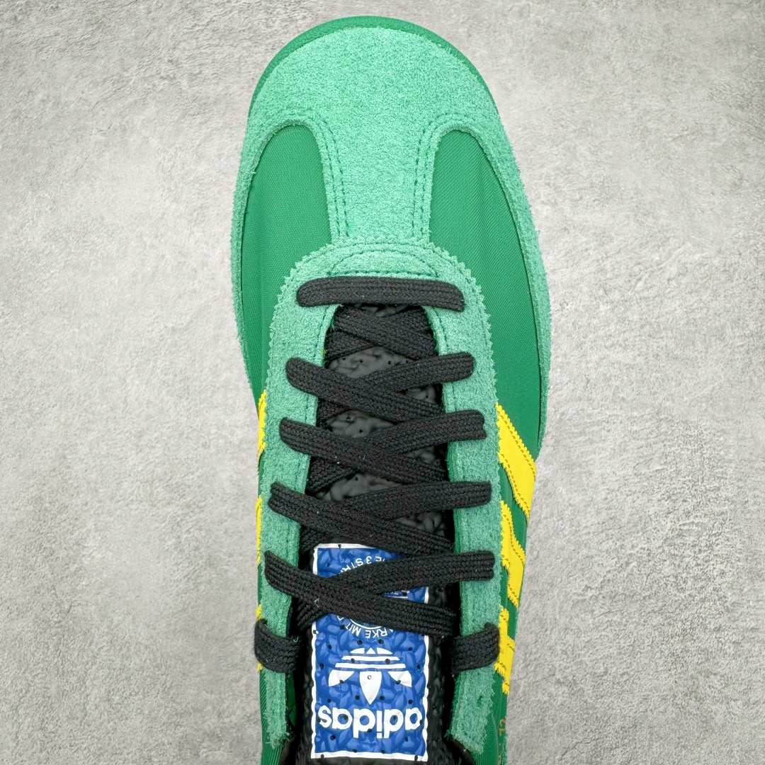 图片[4]-＃CS AD Wmns SL72 OG 系列德训足球风百搭低帮休闲运动板鞋 IG2133 采用高弹EVA+MODEL+RB三层组合底 区别市面RB一体大底 三层组合鞋底重量与原鞋一致 Originals 将有「T 头鞋」造型的诞生于 1972 年的 SL72 鞋款复刻带回 各位买鞋又有新选择了 1972 年 SL72 问世后 引领了后来阿迪达斯的跑鞋发展方向 其中「SL」代表了 Super Light 彰显了产品轻便的特性 1972 年 SL72 问世后 引领了后来阿迪达斯的跑鞋发展方向 其中「SL」代表了 Super Light 彰显了产品轻便的特性 这次 Originals 延续其轻质经典的基因 带来男女两款 SL72 男生款带来 SL72 RS 鞋型 RS 意为 Reshaped（重塑）鞋款在保留了经典的外观基础上 在尼龙材质里增加了填充物 使鞋型更加挺立和饱满 鞋头则更加圆润 鞋底的 EVA 材质则增加了鞋款的高度 女生款则带来 SL72 OG W 鞋型 OG 顾名思义则是致敬经典款式 相较于 RS（Reshaped）鞋款 鞋身更加纤细 其整体鞋身轮廓、线条、细节、材质上尊崇 70 年代 SL72 的设计 还原经典味道 尺码：36 36⅔ 37⅓ 38 38⅔ 39⅓ 40 40⅔ 41⅓ 42 42⅔ 43⅓ 44 44⅔ 45-选品中心