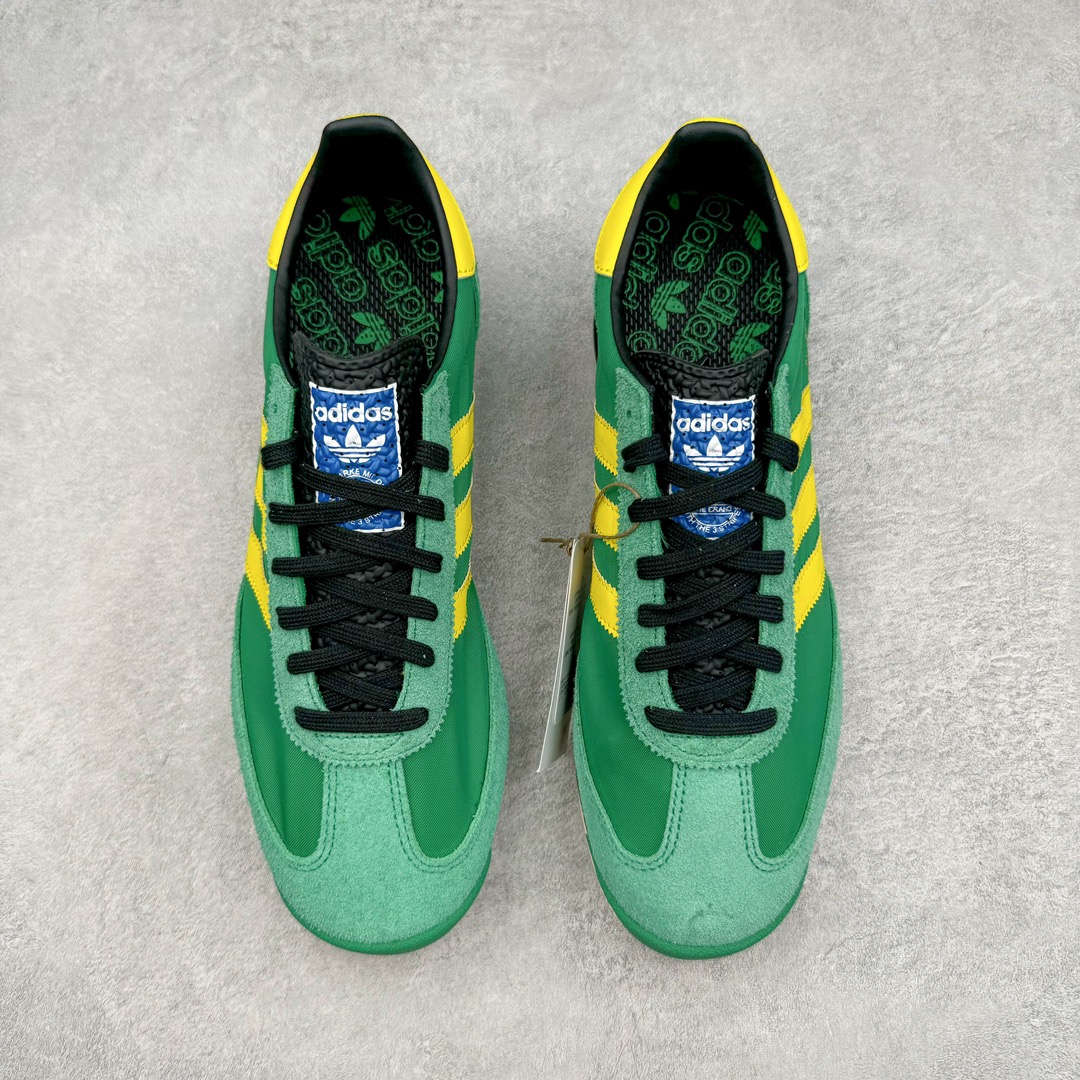 图片[2]-＃CS AD Wmns SL72 OG 系列德训足球风百搭低帮休闲运动板鞋 IG2133 采用高弹EVA+MODEL+RB三层组合底 区别市面RB一体大底 三层组合鞋底重量与原鞋一致 Originals 将有「T 头鞋」造型的诞生于 1972 年的 SL72 鞋款复刻带回 各位买鞋又有新选择了 1972 年 SL72 问世后 引领了后来阿迪达斯的跑鞋发展方向 其中「SL」代表了 Super Light 彰显了产品轻便的特性 1972 年 SL72 问世后 引领了后来阿迪达斯的跑鞋发展方向 其中「SL」代表了 Super Light 彰显了产品轻便的特性 这次 Originals 延续其轻质经典的基因 带来男女两款 SL72 男生款带来 SL72 RS 鞋型 RS 意为 Reshaped（重塑）鞋款在保留了经典的外观基础上 在尼龙材质里增加了填充物 使鞋型更加挺立和饱满 鞋头则更加圆润 鞋底的 EVA 材质则增加了鞋款的高度 女生款则带来 SL72 OG W 鞋型 OG 顾名思义则是致敬经典款式 相较于 RS（Reshaped）鞋款 鞋身更加纤细 其整体鞋身轮廓、线条、细节、材质上尊崇 70 年代 SL72 的设计 还原经典味道 尺码：36 36⅔ 37⅓ 38 38⅔ 39⅓ 40 40⅔ 41⅓ 42 42⅔ 43⅓ 44 44⅔ 45-选品中心