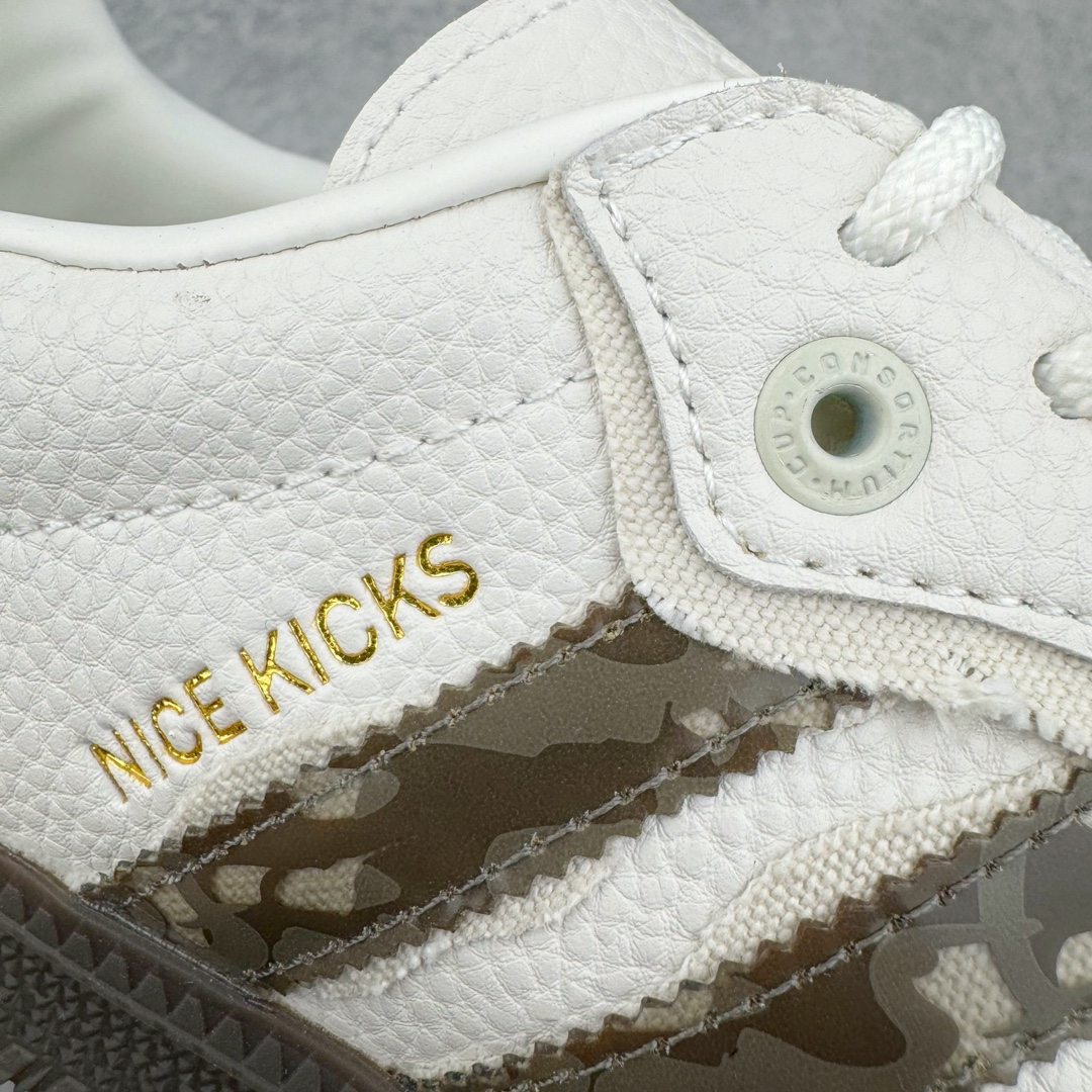 图片[13]-＃PB福利特价 Nice Kicks x AD Original Samba OG 复古经典轻便板鞋 联名奶茶色 IE0172 口碑大厂出品 品控大底版型不断改良更新 全套原纸板楦头开发 确保原汁原味 完美呈现桑巴版型 一比一鞋头弧度高度鞋身弧度 此版本只针对中端市场 皮料材质有所更替 其他数据细节工艺流程均保持一致 绝不口嗨 细节品控鞋型随意对比 正确烫金高频细节 原装纳米超迁皮料 独家私模橡胶大底 原盒原配 这款桑巴鞋展示了高质量的工艺 带有装饰的超锁缝制和无缝的手感 柔软、柔软的皮革造型和标志性的3条纹完成了精致的外观 正规合身鞋带 鞋面上有绒面鞋垫 橡胶鞋底 享受正畸套筒软感 自50年代首次亮相以来就一直在赢得粉丝的青睐 尺码：36 36.5 37.5 38 38.5 39 40 40.5 41 42 42.5 43 44 44.5 45 46-选品中心