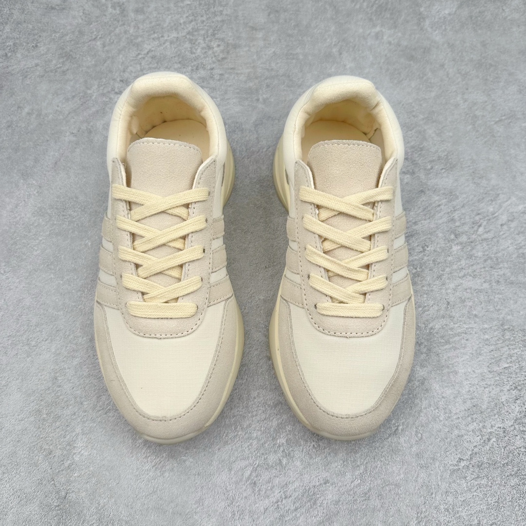 图片[2]-＃福利特价 Fear Of God x AD Athletics Runner Los Angeles 运动跑系列低帮增高系带百搭休闲运动慢跑鞋鞋 FOG联名 低调的一体式配色与高级材质承袭 FOG 一贯风格 鞋带处的锁定扣增加了穿脱便捷性 同时与后跟处的 Fear of God 铭牌一起增加了细节精致感 整体鞋靴造型似乎让人想起了兄弟品牌 Yeezy 的 RNR 系列鞋款 看来「老棉鞋」将在今年秋冬掀起一波全新攻势 尺码：36 36⅔ 37⅓ 38 38⅔ 39⅓ 40 40⅔ 41⅓ 42 42⅔ 43⅓ 44 44⅔ 45-选品中心