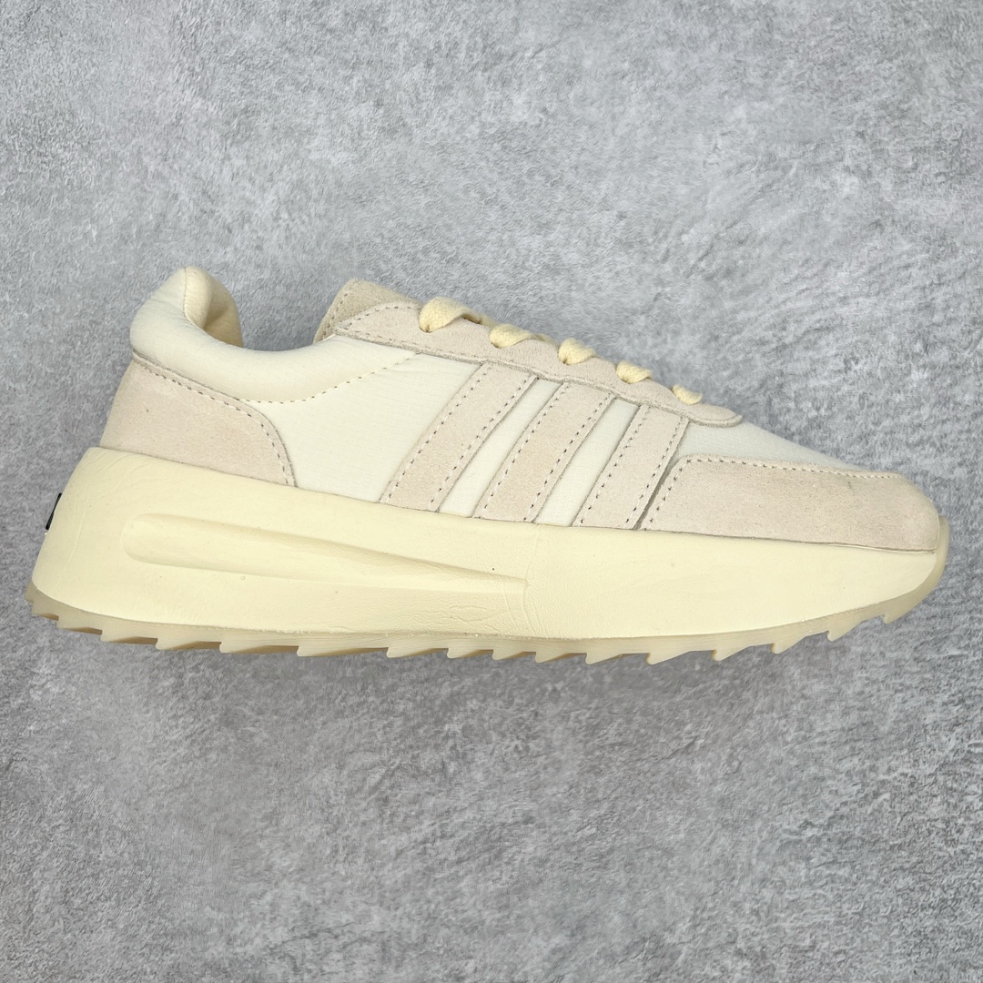 ＃福利特价 Fear Of God x AD Athletics Runner Los Angeles 运动跑系列低帮增高系带百搭休闲运动慢跑鞋鞋 FOG联名 低调的一体式配色与高级材质承袭 FOG 一贯风格 鞋带处的锁定扣增加了穿脱便捷性 同时与后跟处的 Fear of God 铭牌一起增加了细节精致感 整体鞋靴造型似乎让人想起了兄弟品牌 Yeezy 的 RNR 系列鞋款 看来「老棉鞋」将在今年秋冬掀起一波全新攻势 尺码：36 36⅔ 37⅓ 38 38⅔ 39⅓ 40 40⅔ 41⅓ 42 42⅔ 43⅓ 44 44⅔ 45-选品中心