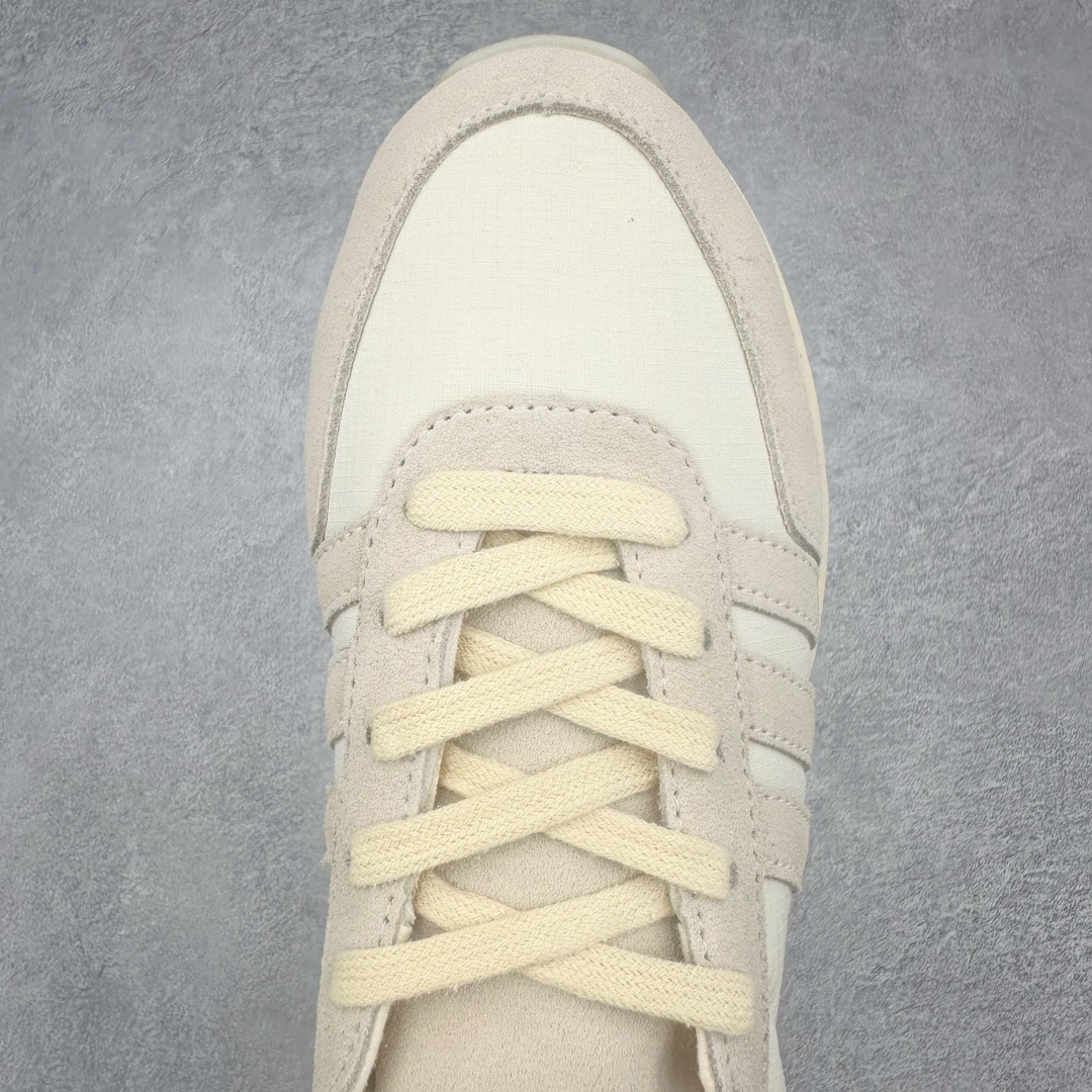 图片[4]-＃福利特价 Fear Of God x AD Athletics Runner Los Angeles 运动跑系列低帮增高系带百搭休闲运动慢跑鞋鞋 FOG联名 低调的一体式配色与高级材质承袭 FOG 一贯风格 鞋带处的锁定扣增加了穿脱便捷性 同时与后跟处的 Fear of God 铭牌一起增加了细节精致感 整体鞋靴造型似乎让人想起了兄弟品牌 Yeezy 的 RNR 系列鞋款 看来「老棉鞋」将在今年秋冬掀起一波全新攻势 尺码：36 36⅔ 37⅓ 38 38⅔ 39⅓ 40 40⅔ 41⅓ 42 42⅔ 43⅓ 44 44⅔ 45-选品中心