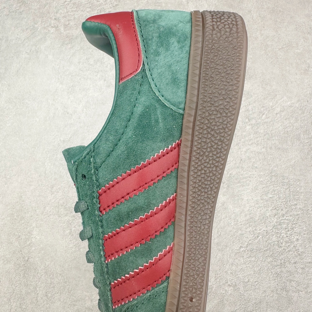 图片[7]-AD Originals Handball SPZL 手球运动员系列百搭休闲运动板鞋 GX6989 这款来自阿迪达斯的这款HANDBALL SPZL前身是一双手球运动鞋，这一次拿来复刻，所以鞋面的主要色彩选用了黑色， 鞋面外侧除了Spezial字母之外还有三叶草标志。Handball SPZL作为复古手球训练鞋与作为室内足球鞋的Samba有着异曲同工之处，但是质感更为出众的鞋身以及丰富的配色选择比起Samba来讲可以说是更胜一筹了！尺码：36 36⅔ 37⅓ 38 38⅔ 39⅓ 40 40⅔ 41⅓ 42 42⅔ 43⅓ 44 45-选品中心