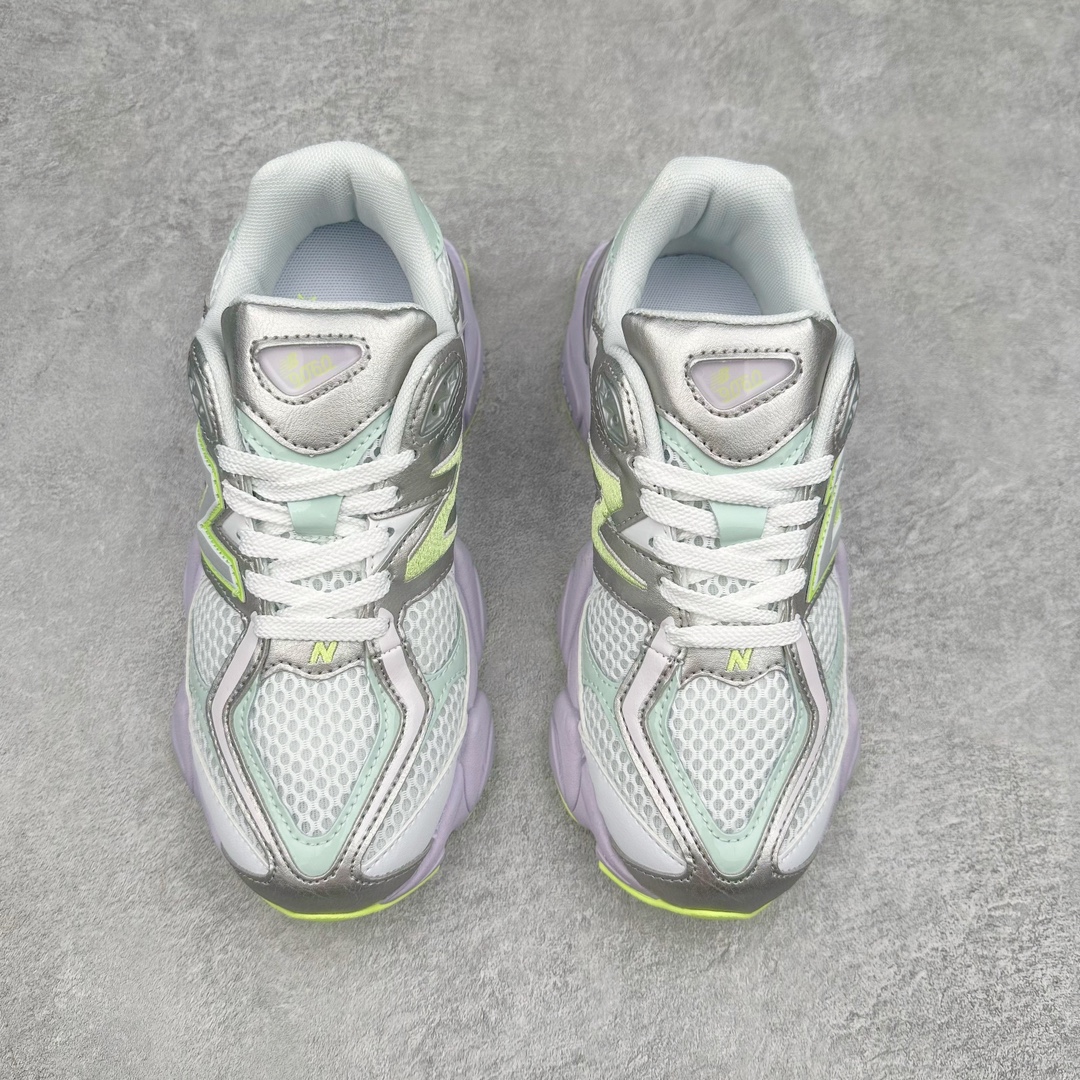 图片[2]-New Balance NB9060 复古运动鞋 新百伦又带来了新鞋型 并且是与芝加哥街头品牌 Joe Freshgoods 的联名款 鞋身主体采用了类似 990 系列的设计风格 与传统复古慢跑鞋区别不大 最大的变化就是鞋底部分 在传统设计的中底外层 增加了多个分区的模块 圆润的线条设计与我们熟悉的 New Balance 风格截然不同 但与同样充满弧形线条的鞋面搭配 看起来毫无违和感 尺码：36-45-选品中心