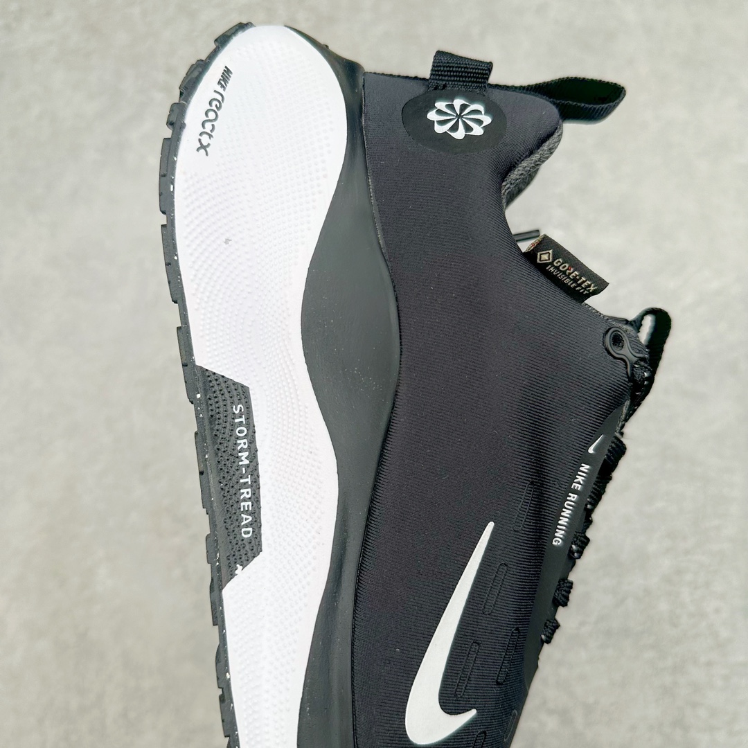 图片[6]-NK Infinity Run 4 Gore-Tex 耐克防水公路助力畅跑鞋 FB2204-001 鞋身融入 GORE-TEX 防水层 搭配柔软鞋口在下雨时帮助双足保持干爽舒适 结合 NK ReactX 泡绵提供高出 React 泡绵 13% 的能量回馈 尺码：36 36.5 37.5 38 38.5 39 40 40.5 41.5 42 42.5 43 44 44.5 45-选品中心