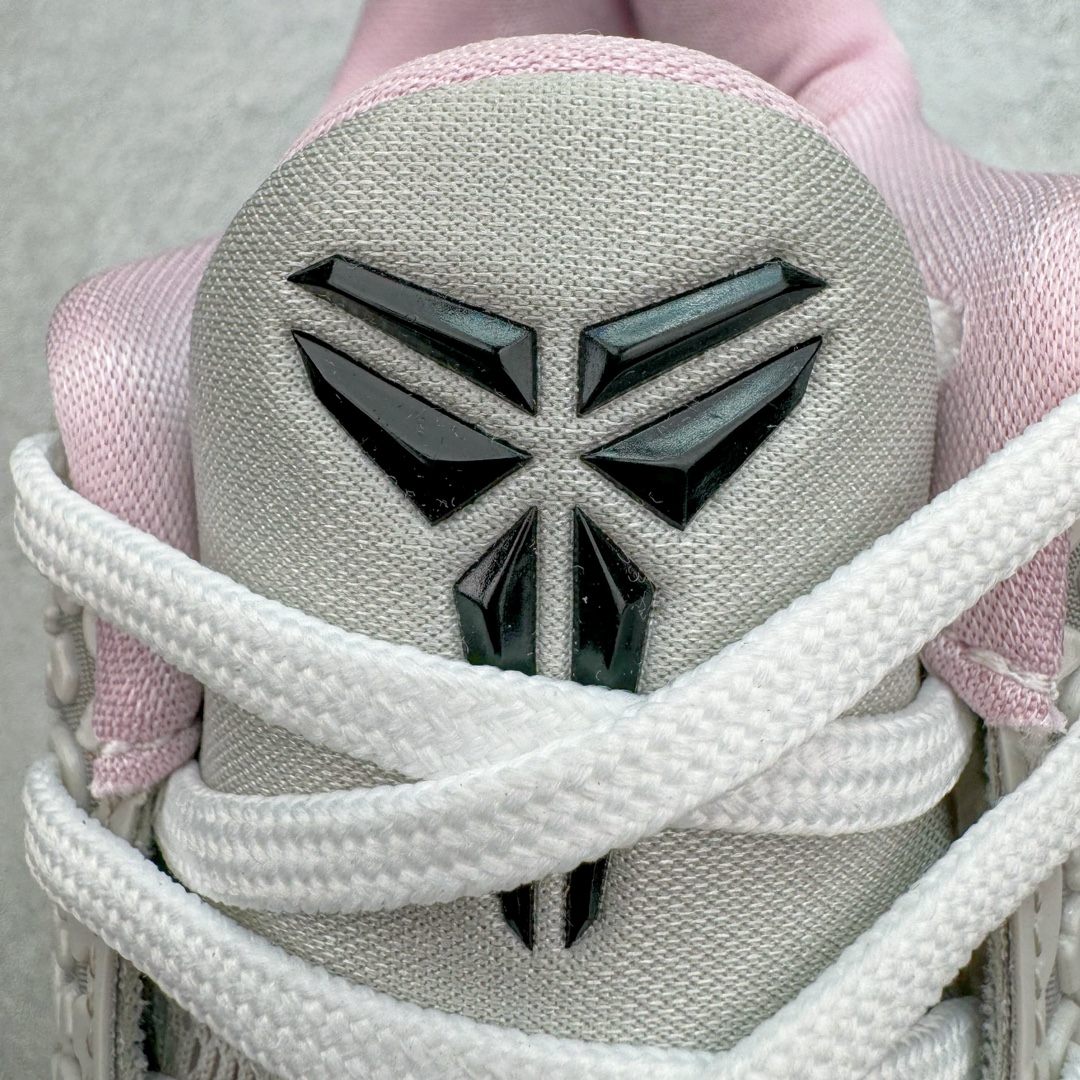 图片[12]-＃K1 NK Zoom Kobe 6 科比六代签名实战篮球鞋 灰粉 PE2024-001 欧美外贸平台特供版 全网唯一开发至49.5 50.5码 主攻中端市场 全套原纸板楦头开发 确保原汁原味 完美呈现版型 一比一鞋头弧度高度鞋身弧度 细节品控鞋型完美 原厂TPU网格鞋带扣 正确内里网布 前后气垫加持 信仰绝不减配 全鞋身材料卡色独家定制 SWOOSH 蛇鳞 正确珠光效果（内嵌珍珠粉）独家前掌Zoom Turbo 后掌马蹄Zoom缓震 内置全真动态飞线 独家复刻U型缓震垫带独立钢印 十年情怀 这里完美落地 一个月独家售后 为实战保驾护航 尺码：39 40 40.5 41 42 42.5 43 44 44.5 45 45.5 46 47.5 48.5 49.5 50.5-选品中心
