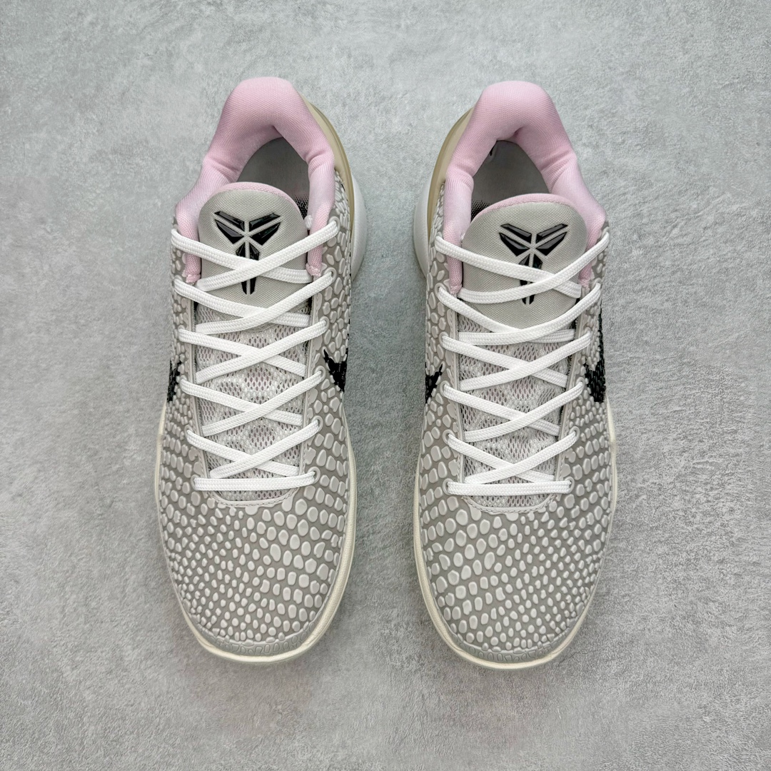 图片[2]-＃K1 NK Zoom Kobe 6 科比六代签名实战篮球鞋 灰粉 PE2024-001 欧美外贸平台特供版 全网唯一开发至49.5 50.5码 主攻中端市场 全套原纸板楦头开发 确保原汁原味 完美呈现版型 一比一鞋头弧度高度鞋身弧度 细节品控鞋型完美 原厂TPU网格鞋带扣 正确内里网布 前后气垫加持 信仰绝不减配 全鞋身材料卡色独家定制 SWOOSH 蛇鳞 正确珠光效果（内嵌珍珠粉）独家前掌Zoom Turbo 后掌马蹄Zoom缓震 内置全真动态飞线 独家复刻U型缓震垫带独立钢印 十年情怀 这里完美落地 一个月独家售后 为实战保驾护航 尺码：39 40 40.5 41 42 42.5 43 44 44.5 45 45.5 46 47.5 48.5 49.5 50.5-选品中心