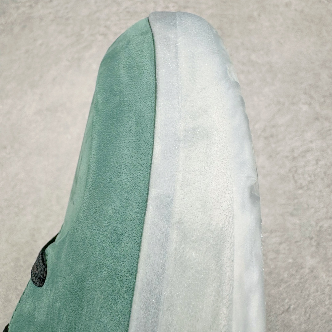 图片[19]-＃H12纯原 NK Zoom Kobe 4 Protro 科比四代 电镀银绿色 FQ3545-300 市场唯一完美复刻公司货版本 Phylon泡棉中底 后跟搭载Air Zoom马蹄气垫 真正的原汁原味 还原ZP脚感 全身鞋材卡料色独家定制 唯一正确鞋身反光效果 原厂压印工艺 立体感十足 内置全真动态飞线 独立原厂模具 首批不拼图大几率过验 亲测已过 支持各种高强度实战 无需担心 补货周期极长 脚宽建议买大半码 科比系列前掌偏窄 支持七天无理由退换 尺码： 41 42 42.5 43 44 44.5 45 46 47.5 48.5-选品中心