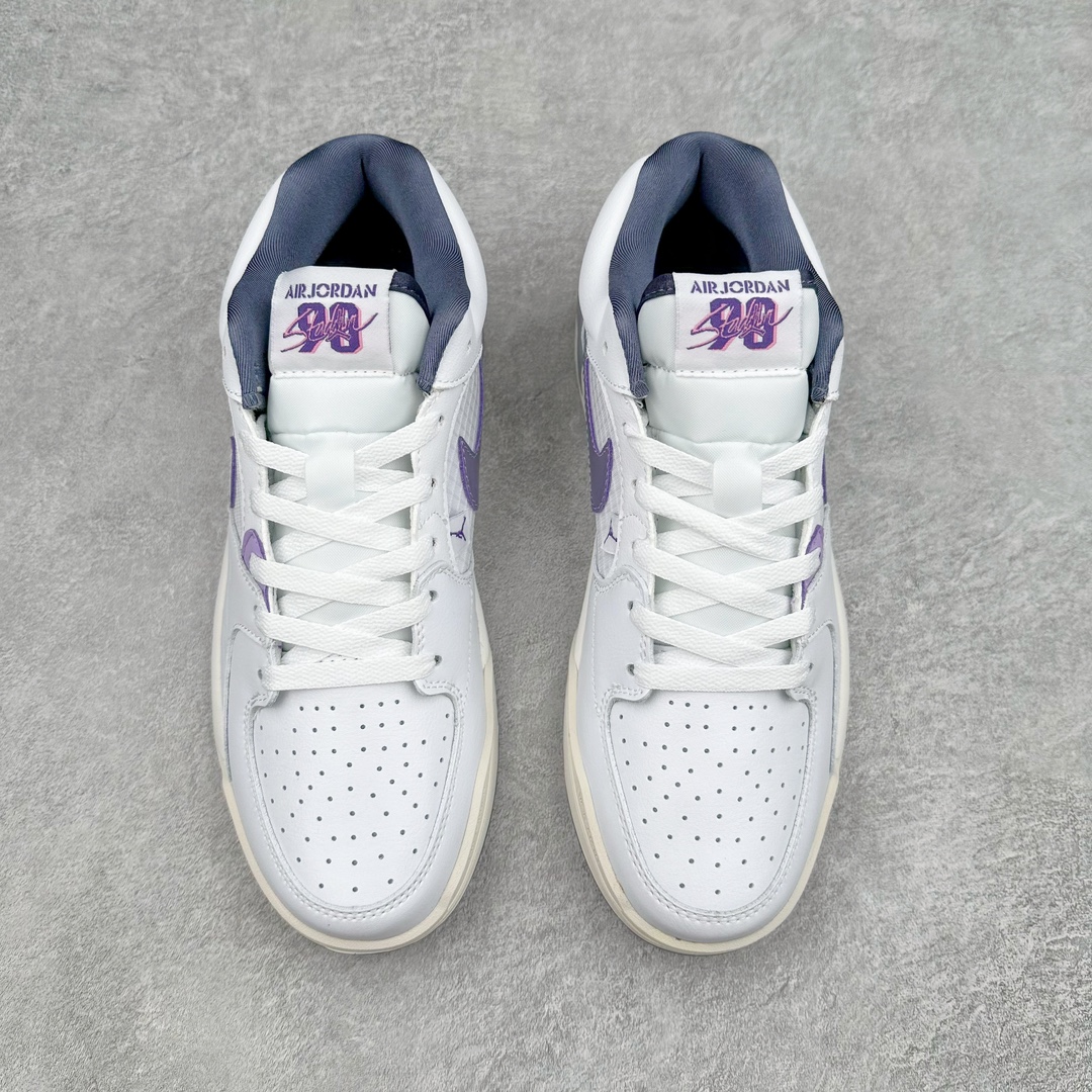 图片[2]-Air Jordan Stadium AJ90 潮流运动板鞋 FZ5696-041 充满了对TinkerHathield 原创设计的致敬 包括中足网状面板、前足外侧的鲨鱼齿轮廓、加垫鞋领和 NK Air 鞋跟品牌 鞋子本身采用网眼、皮革和绒面革材料混合制成 散发出现代美感 并配备了该品牌全新的 Formula 23 足底缓震技术 AirJordan Stadium 90 鞋舌标签在鞋舌内侧印有“Flight”字样 完善了设计 尺码：36 36.5 37.5 38 38.5 39 40 40.5 41 42 42.5 43 44 44.5 45-选品中心