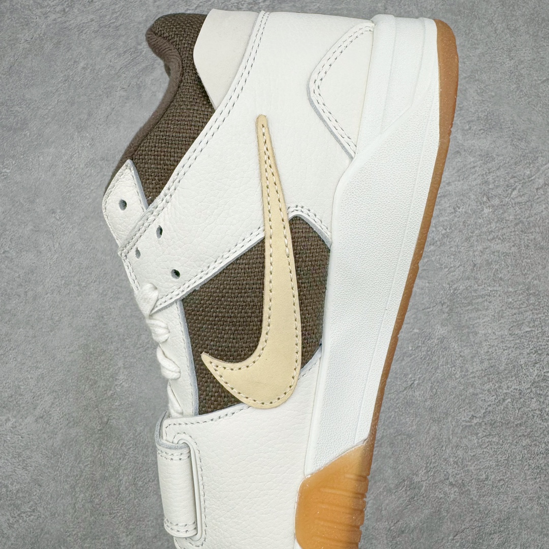 图片[7]-＃KZ纯原 Travis Scott x Jordan AJ Cut The Check TS倒钩联名魔术贴篮球鞋 军绿白 FZ8117-100 注意默认配原盒盒子配套布袋不用加钱 退货丢失扣30元 原厂全套原楦原纸板冲刀磨具开发 原厂皮料加持 原厂港宝加持定型后跟R度完美 同源原厂电绣 鬼脸飞翼针数密度立体效果一致 百分百一致原鞋 原厂拉帮工艺 针距密度一致 后跟弧度收口自然不对折 极致一眼正品既视感 进口玻璃冲刀皮料裁剪零毛边 全鞋电脑针车工艺 品控清洁度最高QC检验标准 免检产品 原厂订购鞋盒、布袋、鞋标、防尘纸、鞋撑、鞋带 追求极致的原厂味道 配色方面采用白色为基础 搭配棕色框架呈现 完美还原了初代倒钩的配色设计 细节方面 标志性的反钩Swoosh采用米色点缀 鞋面还带有特殊的魔术贴细节 此外在鞋舌、后跟部分均带有Cactus Jack厂牌Logo 彰显鞋款特殊身份 尺码：36 36.5 37.5 38 38.5 39 40 40.5 41 42 42.5 43 44 44.5 45 46 47.5-选品中心