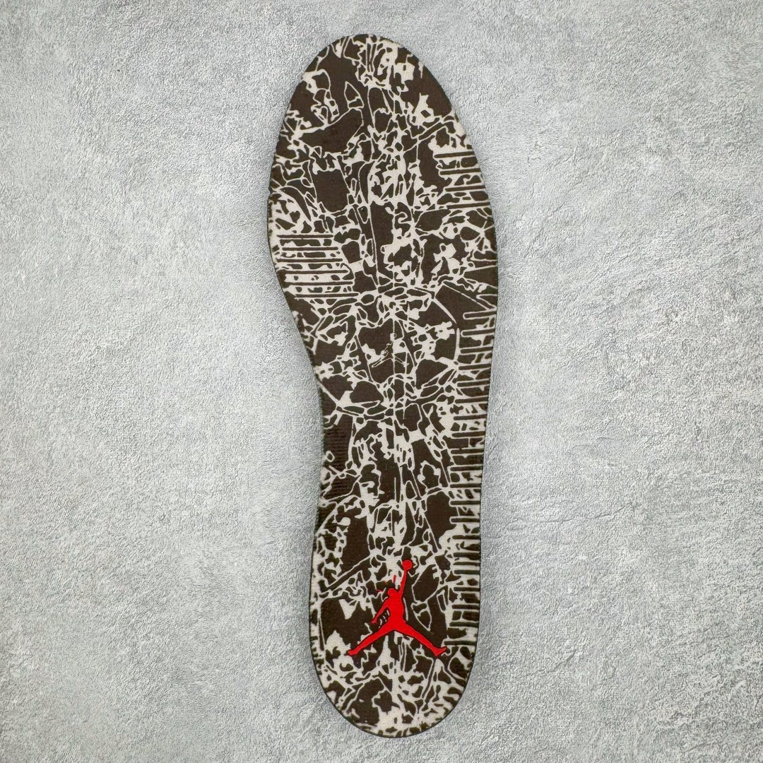 图片[12]-＃KZ纯原 Travis Scott x Jordan AJ Cut The Check TS倒钩联名魔术贴篮球鞋 军绿白 FZ8117-100 注意默认配原盒盒子配套布袋不用加钱 退货丢失扣30元 原厂全套原楦原纸板冲刀磨具开发 原厂皮料加持 原厂港宝加持定型后跟R度完美 同源原厂电绣 鬼脸飞翼针数密度立体效果一致 百分百一致原鞋 原厂拉帮工艺 针距密度一致 后跟弧度收口自然不对折 极致一眼正品既视感 进口玻璃冲刀皮料裁剪零毛边 全鞋电脑针车工艺 品控清洁度最高QC检验标准 免检产品 原厂订购鞋盒、布袋、鞋标、防尘纸、鞋撑、鞋带 追求极致的原厂味道 配色方面采用白色为基础 搭配棕色框架呈现 完美还原了初代倒钩的配色设计 细节方面 标志性的反钩Swoosh采用米色点缀 鞋面还带有特殊的魔术贴细节 此外在鞋舌、后跟部分均带有Cactus Jack厂牌Logo 彰显鞋款特殊身份 尺码：36 36.5 37.5 38 38.5 39 40 40.5 41 42 42.5 43 44 44.5 45 46 47.5-选品中心