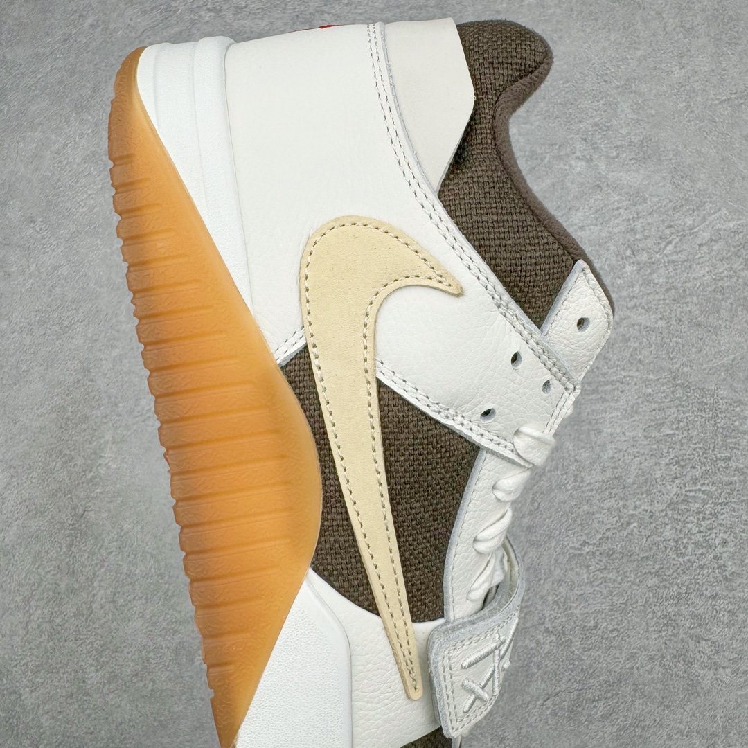 图片[6]-＃KZ纯原 Travis Scott x Jordan AJ Cut The Check TS倒钩联名魔术贴篮球鞋 军绿白 FZ8117-100 注意默认配原盒盒子配套布袋不用加钱 退货丢失扣30元 原厂全套原楦原纸板冲刀磨具开发 原厂皮料加持 原厂港宝加持定型后跟R度完美 同源原厂电绣 鬼脸飞翼针数密度立体效果一致 百分百一致原鞋 原厂拉帮工艺 针距密度一致 后跟弧度收口自然不对折 极致一眼正品既视感 进口玻璃冲刀皮料裁剪零毛边 全鞋电脑针车工艺 品控清洁度最高QC检验标准 免检产品 原厂订购鞋盒、布袋、鞋标、防尘纸、鞋撑、鞋带 追求极致的原厂味道 配色方面采用白色为基础 搭配棕色框架呈现 完美还原了初代倒钩的配色设计 细节方面 标志性的反钩Swoosh采用米色点缀 鞋面还带有特殊的魔术贴细节 此外在鞋舌、后跟部分均带有Cactus Jack厂牌Logo 彰显鞋款特殊身份 尺码：36 36.5 37.5 38 38.5 39 40 40.5 41 42 42.5 43 44 44.5 45 46 47.5-选品中心