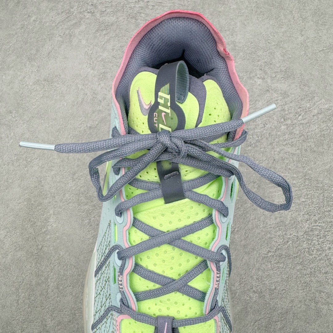 图片[5]-＃灭世/Max Nk Air Zoom G.T.Cut 3 EP 实战系列篮球鞋 DV2913-401 全新GT Cut 3.0 全掌搭载了 ZoomX 泡棉 使得整双鞋在缓震表现上可谓相当优秀 拥有着顶级科技配置的同时 颜值设计也非常可观 整体鞋型仍然保留了前低后高的设计 G.T. Cut 传统的突进极速突破的感觉 鞋头麂皮材质和 NK Flywire 飞线工艺 相对来说包裹感更好了 必备的TPU 支撑片 两侧 Swoosh 的透气孔设计 起到散热透气的作用 鞋舌采用类似跑鞋的半开叉式设计 搭配鞋带既可以提升包裹感 又降低了运动中鞋舌乱跑的可能性 鞋子内里填充相当厚实 避免掉跟 尺码：39 40 40.5 41 42 42.5 43 44 44.5 45 46-选品中心