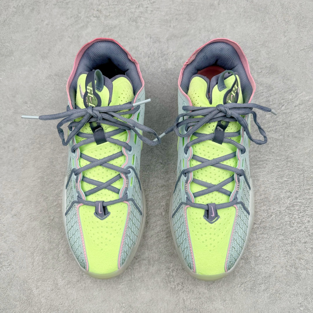 图片[2]-＃灭世/Max Nk Air Zoom G.T.Cut 3 EP 实战系列篮球鞋 DV2913-401 全新GT Cut 3.0 全掌搭载了 ZoomX 泡棉 使得整双鞋在缓震表现上可谓相当优秀 拥有着顶级科技配置的同时 颜值设计也非常可观 整体鞋型仍然保留了前低后高的设计 G.T. Cut 传统的突进极速突破的感觉 鞋头麂皮材质和 NK Flywire 飞线工艺 相对来说包裹感更好了 必备的TPU 支撑片 两侧 Swoosh 的透气孔设计 起到散热透气的作用 鞋舌采用类似跑鞋的半开叉式设计 搭配鞋带既可以提升包裹感 又降低了运动中鞋舌乱跑的可能性 鞋子内里填充相当厚实 避免掉跟 尺码：39 40 40.5 41 42 42.5 43 44 44.5 45 46-选品中心