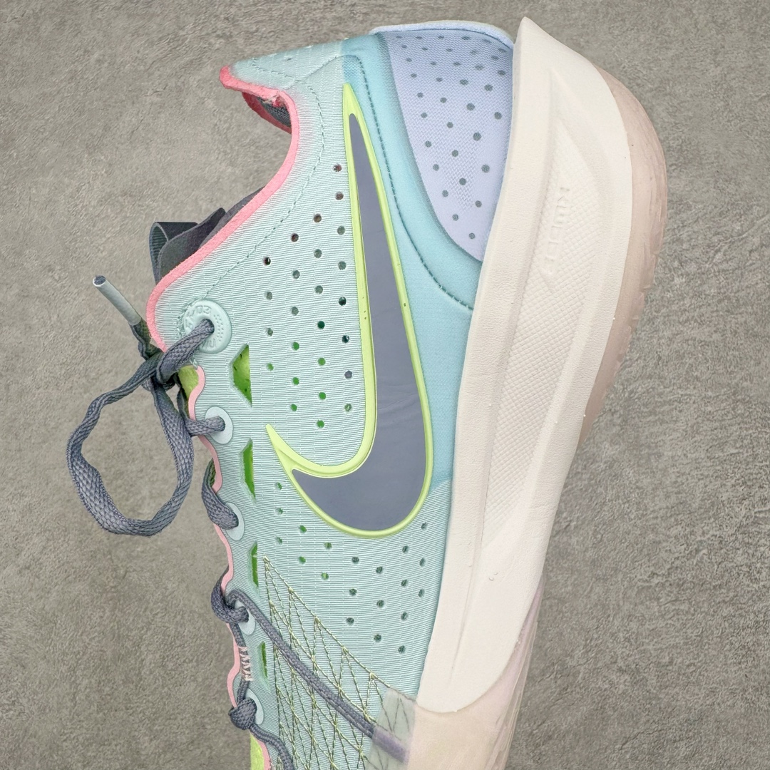 图片[7]-＃灭世/Max Nk Air Zoom G.T.Cut 3 EP 实战系列篮球鞋 DV2913-401 全新GT Cut 3.0 全掌搭载了 ZoomX 泡棉 使得整双鞋在缓震表现上可谓相当优秀 拥有着顶级科技配置的同时 颜值设计也非常可观 整体鞋型仍然保留了前低后高的设计 G.T. Cut 传统的突进极速突破的感觉 鞋头麂皮材质和 NK Flywire 飞线工艺 相对来说包裹感更好了 必备的TPU 支撑片 两侧 Swoosh 的透气孔设计 起到散热透气的作用 鞋舌采用类似跑鞋的半开叉式设计 搭配鞋带既可以提升包裹感 又降低了运动中鞋舌乱跑的可能性 鞋子内里填充相当厚实 避免掉跟 尺码：39 40 40.5 41 42 42.5 43 44 44.5 45 46-选品中心