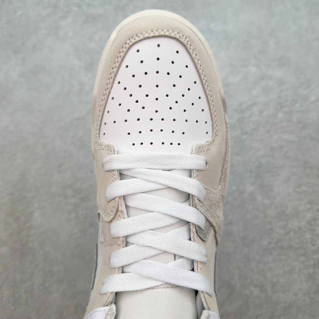 图片[4]-＃福利特价 Air Jordan Stadium AJ90 潮流运动板鞋 充满了对TinkerHathield 原创设计的致敬 包括中足网状面板、前足外侧的鲨鱼齿轮廓、加垫鞋领和 NK Air 鞋跟品牌 鞋子本身采用网眼、皮革和绒面革材料混合制成 散发出现代美感 并配备了该品牌全新的 Formula 23 足底缓震技术 AirJordan Stadium 90 鞋舌标签在鞋舌内侧印有“Flight”字样 完善了设计 尺码：36 36.5 37.5 38 38.5 39 40 40.5 41 42 42.5 43 44 44.5 45-选品中心