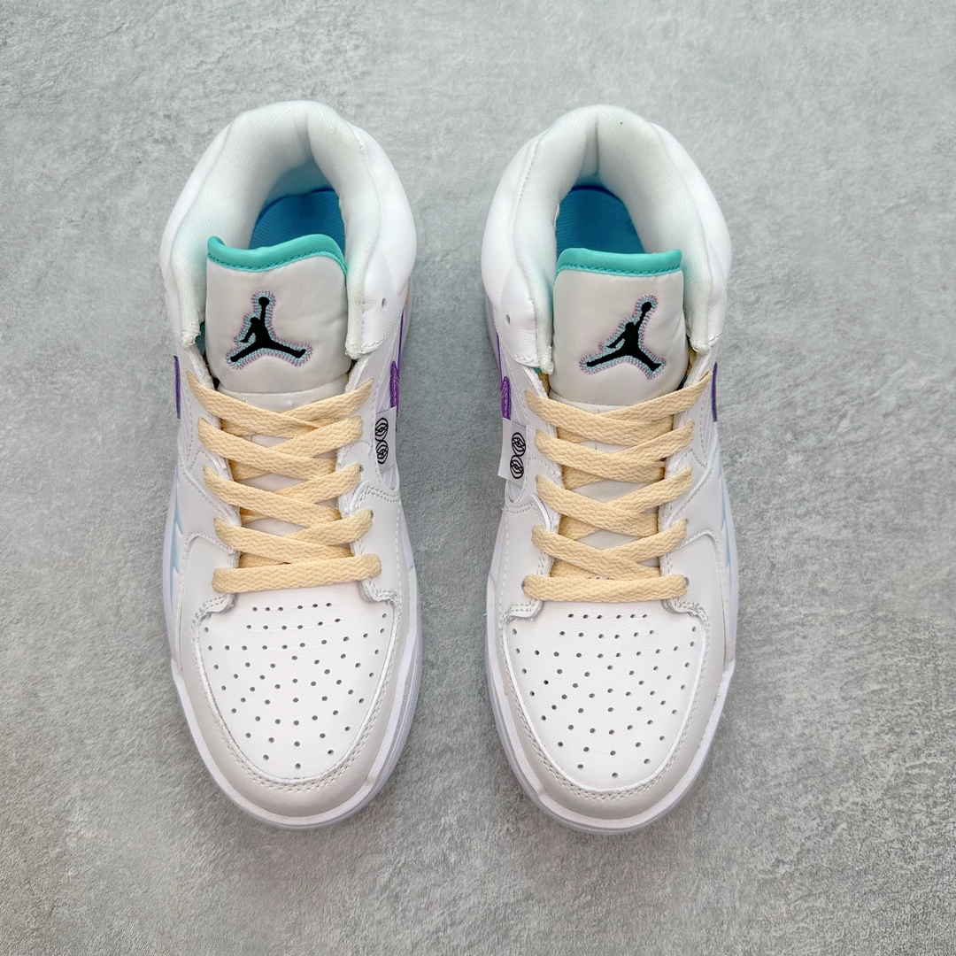 图片[2]-＃福利特价 Air Jordan Stadium AJ90 潮流运动板鞋 充满了对TinkerHathield 原创设计的致敬 包括中足网状面板、前足外侧的鲨鱼齿轮廓、加垫鞋领和 NK Air 鞋跟品牌 鞋子本身采用网眼、皮革和绒面革材料混合制成 散发出现代美感 并配备了该品牌全新的 Formula 23 足底缓震技术 AirJordan Stadium 90 鞋舌标签在鞋舌内侧印有“Flight”字样 完善了设计 尺码：36 36.5 37.5 38 38.5 39 40 40.5 41 42 42.5 43 44 44.5 45-选品中心