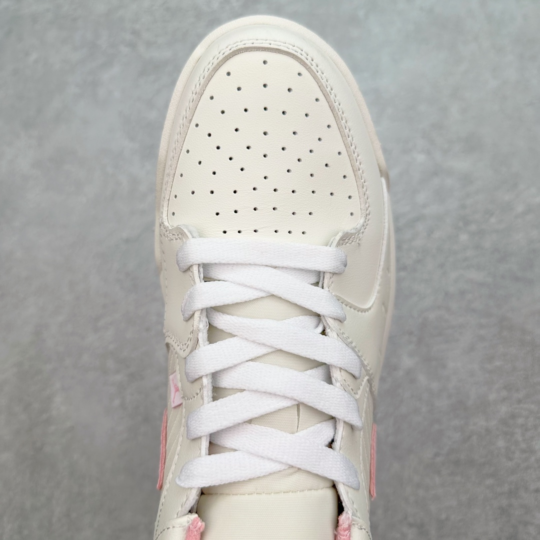 图片[4]-＃福利特价 Air Jordan Stadium AJ90 潮流运动板鞋 充满了对TinkerHathield 原创设计的致敬 包括中足网状面板、前足外侧的鲨鱼齿轮廓、加垫鞋领和 NK Air 鞋跟品牌 鞋子本身采用网眼、皮革和绒面革材料混合制成 散发出现代美感 并配备了该品牌全新的 Formula 23 足底缓震技术 AirJordan Stadium 90 鞋舌标签在鞋舌内侧印有“Flight”字样 完善了设计 尺码：36 36.5 37.5 38 38.5 39 40 40.5 41 42 42.5 43 44 44.5 45-选品中心