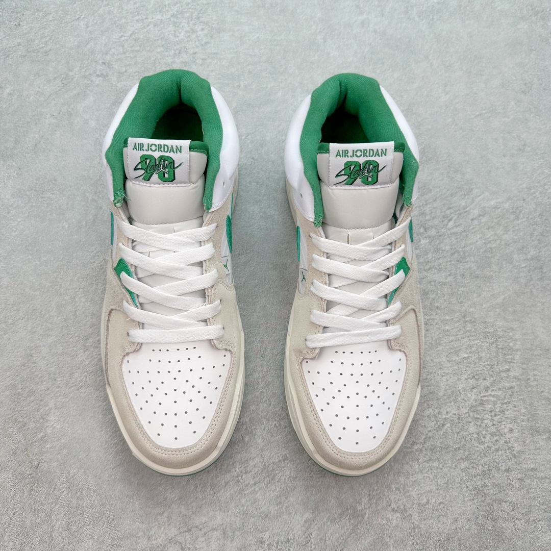 图片[2]-＃福利特价 Air Jordan Stadium AJ90 潮流运动板鞋 充满了对TinkerHathield 原创设计的致敬 包括中足网状面板、前足外侧的鲨鱼齿轮廓、加垫鞋领和 NK Air 鞋跟品牌 鞋子本身采用网眼、皮革和绒面革材料混合制成 散发出现代美感 并配备了该品牌全新的 Formula 23 足底缓震技术 AirJordan Stadium 90 鞋舌标签在鞋舌内侧印有“Flight”字样 完善了设计 尺码：36 36.5 37.5 38 38.5 39 40 40.5 41 42 42.5 43 44 44.5 45-选品中心