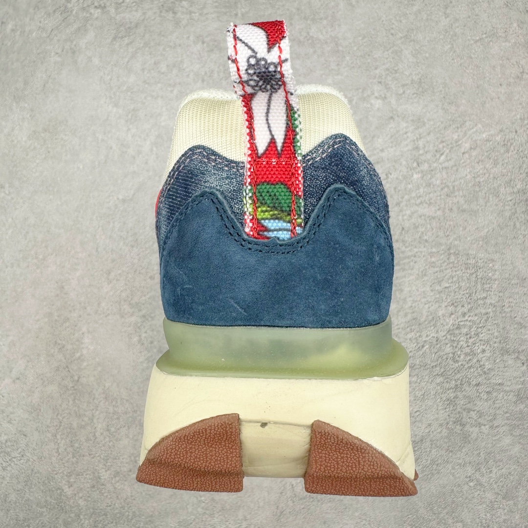 图片[8]-＃福利特价 NK Air Max Dawn 黎明系列低帮气垫百搭休闲运动慢跑鞋 采用柔软翻毛皮和透气梭织材料打造利落鞋面 中底和鞋跟融入现代感线条设计 兼具复古风格与时尚魅力 尽显运动风范 鞋底加入 Air 缓震配置巧搭柔软泡绵 塑就非凡舒适感受 穿上 Air Max Dawn 运动鞋 打造出众造型 迎接美好的一天 尺码：36 36.5 37.5 38 38.5 39 40 40.5 41 42 42.5 43 44 44.5 45-选品中心