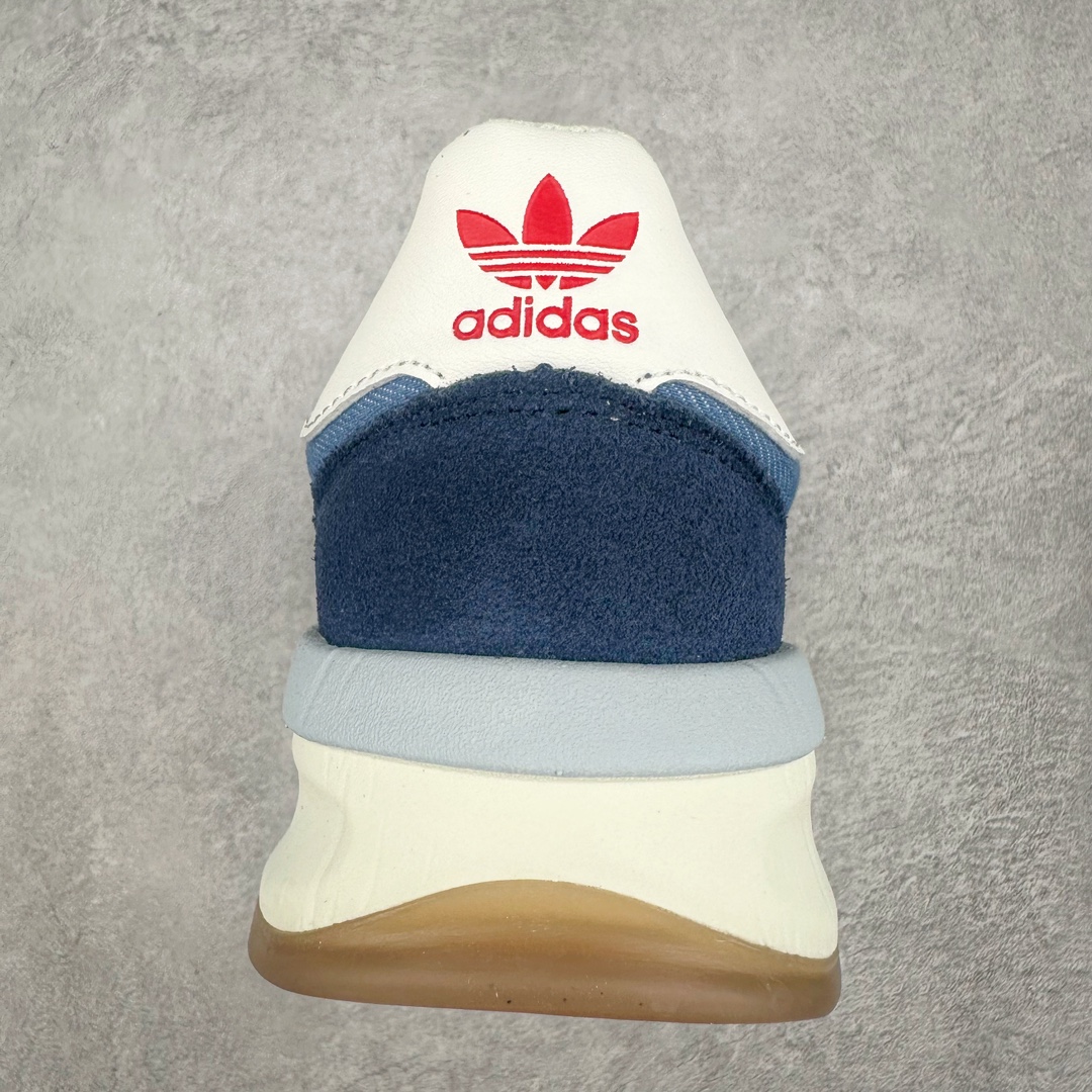 图片[8]-AD SL72 RS系列德训足球风百搭低帮休闲运动板鞋 IH7993 阿迪达斯Originals推出复古「T头鞋」造型的SL72鞋款复刻，有男女两款可选。男生款为SL72RS，鞋型挺立饱满，鞋底增加高度，采用麂皮与布面制作，符合复古氛围；女生款为SL72OGW，致敬经典款式，鞋身纤细，还原70年代设计，以绿色呈现，点缀金色细节。多款配色可选。「T 头鞋」这两年有多火大家见到了吧？明星、穿搭博主几乎人手一双，凭借复古味的外观，以及亲民的价格，同样成为了不少球鞋玩家日常上脚首选。近日 adidas Originals 将有「T 头鞋」造型的诞生于 1972 年的 SL72 鞋款复刻带回，各位买鞋又有新选择了。1972 年 SL72 问世后，引领了后来阿迪达斯的跑鞋发展方向，其中「SL」代表了 Super Light，彰显了产品轻便的特性。1972 年 SL72 问世后，引领了后来阿迪达斯的跑鞋发展方向，其中「SL」代表了 Super Light，彰显了产品轻便的特性。这次 adidas Originals 延续其轻质经典的基因，带来男女两款 SL72。男生款带来 SL72 RS 鞋型，RS 意为 Reshaped（重塑），鞋款在保留了经典的外观基础上，在尼龙材质里增加了填充物，使鞋型更加挺立和饱满，鞋头则更加圆润，鞋底的 EVA 材质则增加了鞋款的高度。女生款则带来 SL72 OG W 鞋型，OG 顾名思义则是致敬经典款式，相较于 RS（Reshaped）鞋款，鞋身更加纤细，其整体鞋身轮廓、线条、细节、材质上尊崇 70 年代 SL72 的设计，还原经典味道。尺码：36 36⅔ 37⅓ 38 38⅔ 39⅓ 40 40⅔ 41⅓ 42 42⅔ 43⅓ 44 44⅔ 45-选品中心