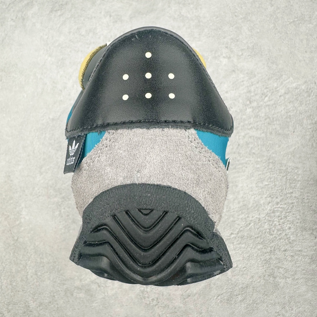 图片[8]-＃特价福利 Song for the Mute x AD Originals SFTM-003 联名款复古慢跑鞋 Originals与时装品牌Song for the Mute即将迎来第三个合作系列 这个系列主打的也是怀旧的氛围 采用了Country OG这个诞生于上世纪70年代的鞋款 尼龙和绒面革的梦幻拼接 低调而富有质感 呈现SFTM一贯的面料美学 三款不同风格的配色 亮点十足的斑点鞋带 体现怀旧主义和前卫设计无缝交织 鞋款采用了低帮的造型 方便日常穿着 同时对于外底做了处理 皮革材质和尼龙布材质的组合也更具是时代感 尺码：36 36.5 37 38 38.5 39 40 40.5 41 42 42.5 43 44 44.5 45-选品中心