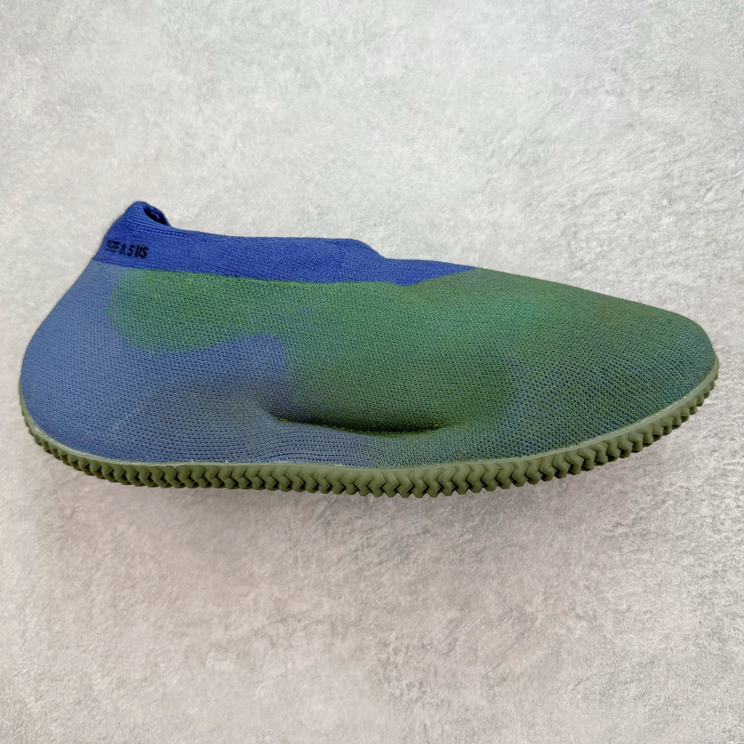 ＃纯原 Yeezy Knit Runer\\\”Sulfur\\\”功夫跑步者系列低帮袜套式轻便针织透气休闲运动慢跑鞋 FZ5907 由 Kanye West 在去年 8 月首次公布的 YEEZY KNIT RUNNER 于今日以「Sulfur」配色首次亮相。此款鞋型最初被称为 Turreliens 或 TRRL RNR，与广受欢迎的 YEEZY FOAM RUNNER 相似，再次展现了 Kanye 对无鞋带鞋履的愿景，并将整体材质替换为纺织结构，外观如袜子一般。相比较 Kanye 早期分享的原型，该鞋的零售版本将在外侧提供尺码信息。另外，零售版采用人字形橡胶外底，此前在非官方图片中从未出现过。延续了FOAM RUNNER的独特外型，不过材质更改为类似布面的编织面料，因此线条更加圆滑，侧边中底部分疑似有不知名的开口，整体不论是穿着感或是设计发想都令人匪夷所思，是款让鞋迷们既期待又怕受伤害的神秘鞋履。尺码：36 36.5 37 38 38.5 39 40 40.5 41 42 42.5 43 44 44.5 45 46.5 47 48-选品中心