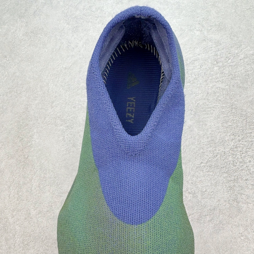 图片[5]-＃纯原 Yeezy Knit Runer\\\”Sulfur\\\”功夫跑步者系列低帮袜套式轻便针织透气休闲运动慢跑鞋 FZ5907 由 Kanye West 在去年 8 月首次公布的 YEEZY KNIT RUNNER 于今日以「Sulfur」配色首次亮相。此款鞋型最初被称为 Turreliens 或 TRRL RNR，与广受欢迎的 YEEZY FOAM RUNNER 相似，再次展现了 Kanye 对无鞋带鞋履的愿景，并将整体材质替换为纺织结构，外观如袜子一般。相比较 Kanye 早期分享的原型，该鞋的零售版本将在外侧提供尺码信息。另外，零售版采用人字形橡胶外底，此前在非官方图片中从未出现过。延续了FOAM RUNNER的独特外型，不过材质更改为类似布面的编织面料，因此线条更加圆滑，侧边中底部分疑似有不知名的开口，整体不论是穿着感或是设计发想都令人匪夷所思，是款让鞋迷们既期待又怕受伤害的神秘鞋履。尺码：36 36.5 37 38 38.5 39 40 40.5 41 42 42.5 43 44 44.5 45 46.5 47 48-选品中心