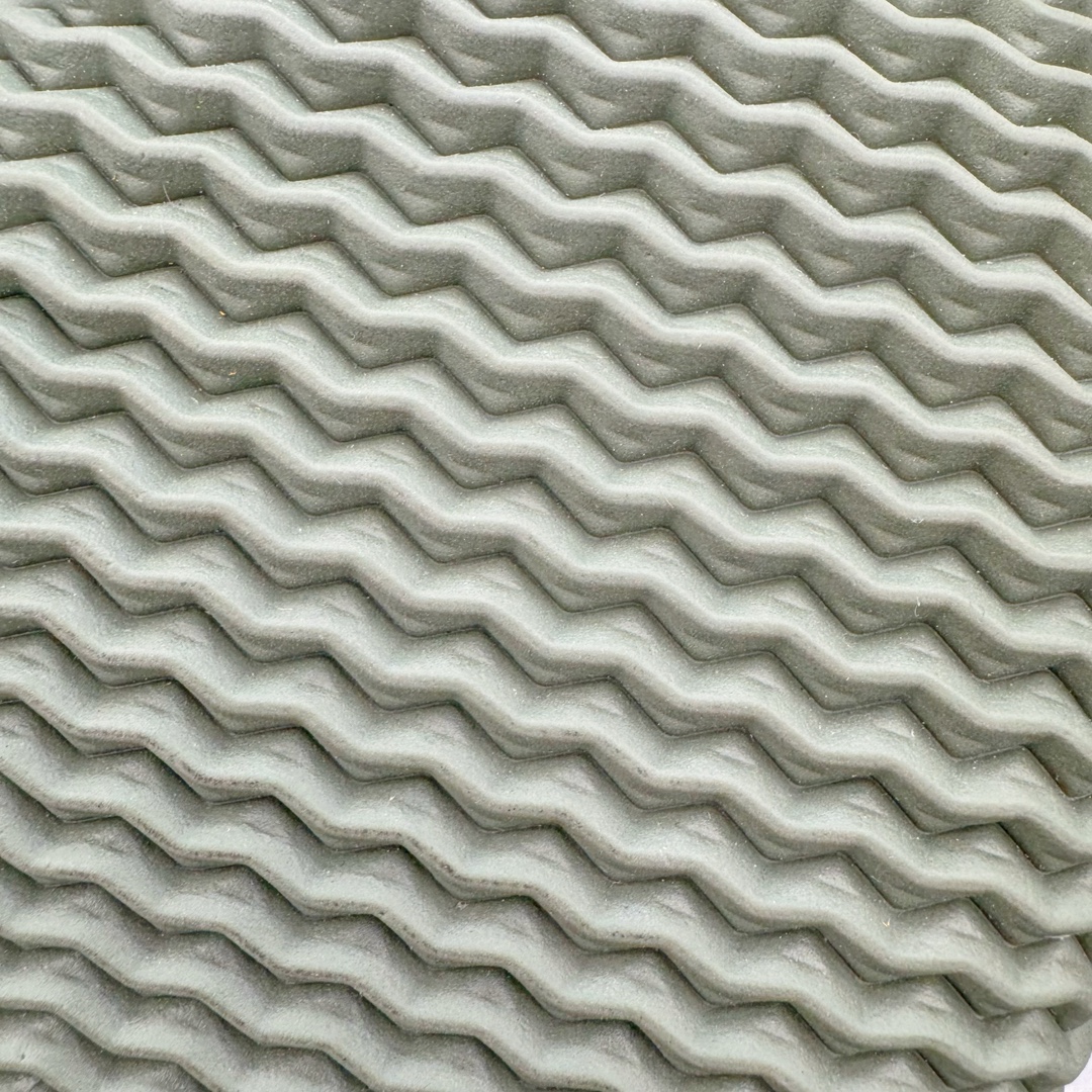 图片[18]-＃纯原 Yeezy Knit Runer\\\”Sulfur\\\”功夫跑步者系列低帮袜套式轻便针织透气休闲运动慢跑鞋 FZ5907 由 Kanye West 在去年 8 月首次公布的 YEEZY KNIT RUNNER 于今日以「Sulfur」配色首次亮相。此款鞋型最初被称为 Turreliens 或 TRRL RNR，与广受欢迎的 YEEZY FOAM RUNNER 相似，再次展现了 Kanye 对无鞋带鞋履的愿景，并将整体材质替换为纺织结构，外观如袜子一般。相比较 Kanye 早期分享的原型，该鞋的零售版本将在外侧提供尺码信息。另外，零售版采用人字形橡胶外底，此前在非官方图片中从未出现过。延续了FOAM RUNNER的独特外型，不过材质更改为类似布面的编织面料，因此线条更加圆滑，侧边中底部分疑似有不知名的开口，整体不论是穿着感或是设计发想都令人匪夷所思，是款让鞋迷们既期待又怕受伤害的神秘鞋履。尺码：36 36.5 37 38 38.5 39 40 40.5 41 42 42.5 43 44 44.5 45 46.5 47 48-选品中心