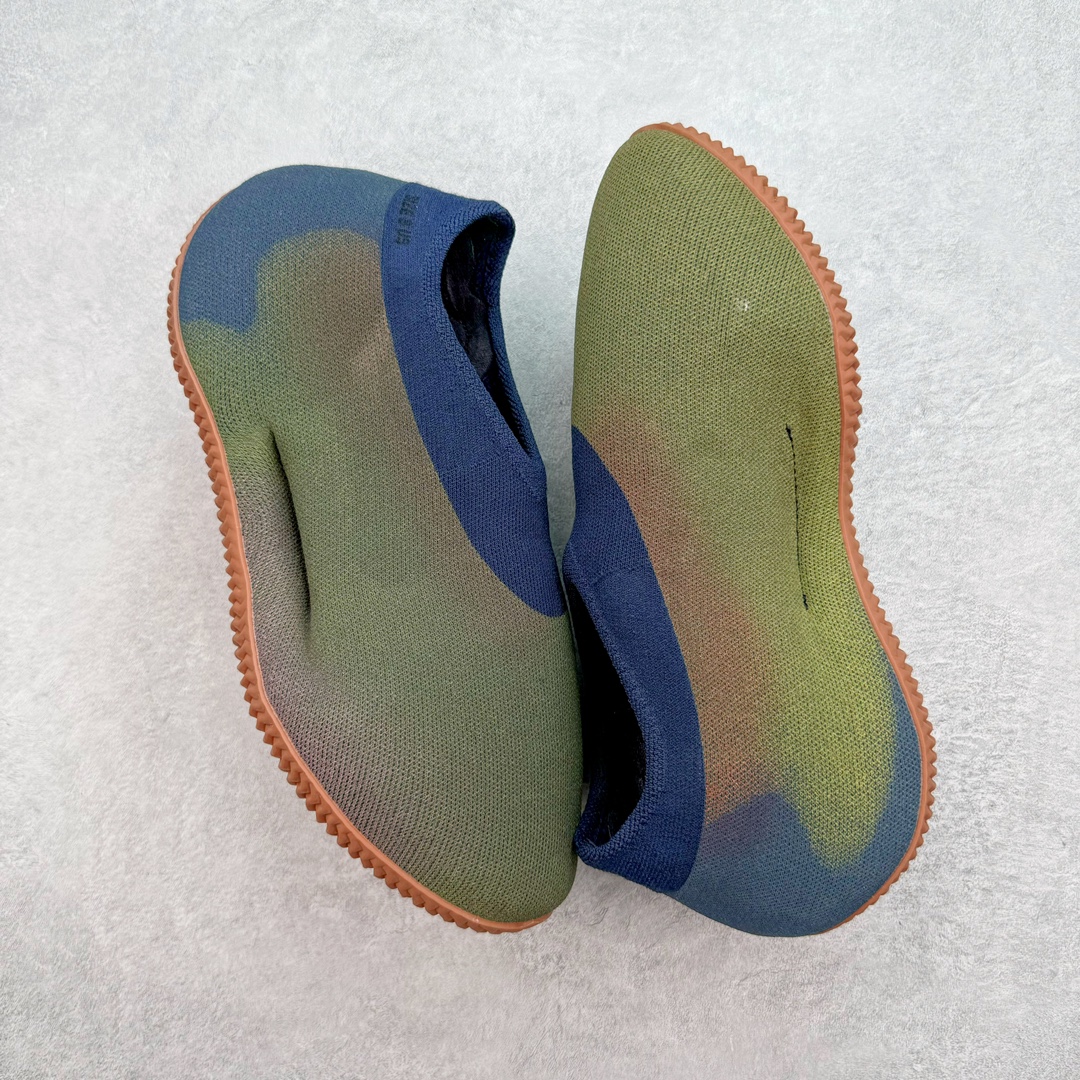 图片[3]-＃纯原 Yeezy Knit Runer\\\”Sulfur\\\”功夫跑步者系列低帮袜套式轻便针织透气休闲运动慢跑鞋 HP3370 由 Kanye West 在去年 8 月首次公布的 YEEZY KNIT RUNNER 于今日以「Sulfur」配色首次亮相。此款鞋型最初被称为 Turreliens 或 TRRL RNR，与广受欢迎的 YEEZY FOAM RUNNER 相似，再次展现了 Kanye 对无鞋带鞋履的愿景，并将整体材质替换为纺织结构，外观如袜子一般。相比较 Kanye 早期分享的原型，该鞋的零售版本将在外侧提供尺码信息。另外，零售版采用人字形橡胶外底，此前在非官方图片中从未出现过。延续了FOAM RUNNER的独特外型，不过材质更改为类似布面的编织面料，因此线条更加圆滑，侧边中底部分疑似有不知名的开口，整体不论是穿着感或是设计发想都令人匪夷所思，是款让鞋迷们既期待又怕受伤害的神秘鞋履。尺码：36 36.5 37 38 38.5 39 40 40.5 41 42 42.5 43 44 44.5 45 46.5 47 48-选品中心