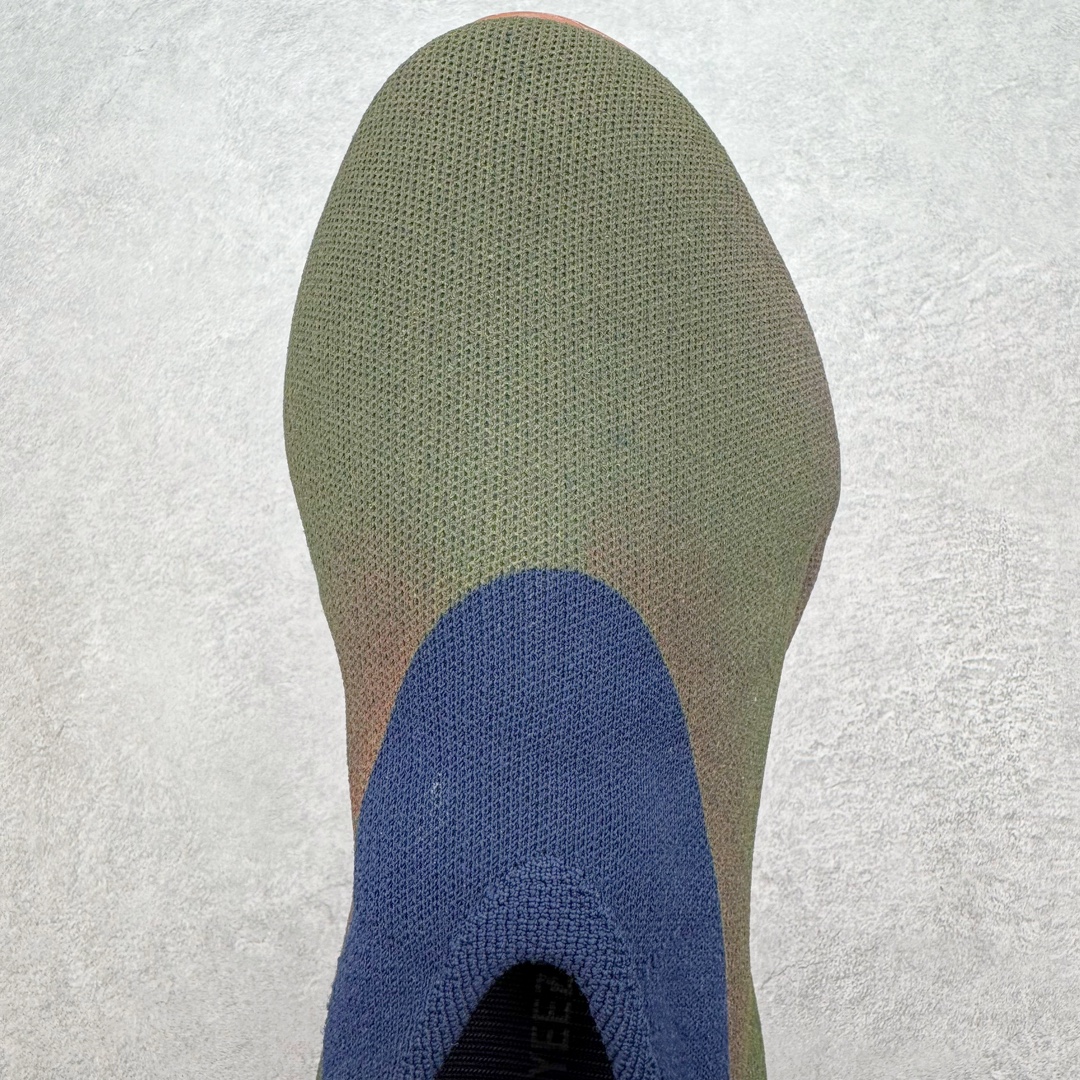 图片[4]-＃纯原 Yeezy Knit Runer\\\”Sulfur\\\”功夫跑步者系列低帮袜套式轻便针织透气休闲运动慢跑鞋 HP3370 由 Kanye West 在去年 8 月首次公布的 YEEZY KNIT RUNNER 于今日以「Sulfur」配色首次亮相。此款鞋型最初被称为 Turreliens 或 TRRL RNR，与广受欢迎的 YEEZY FOAM RUNNER 相似，再次展现了 Kanye 对无鞋带鞋履的愿景，并将整体材质替换为纺织结构，外观如袜子一般。相比较 Kanye 早期分享的原型，该鞋的零售版本将在外侧提供尺码信息。另外，零售版采用人字形橡胶外底，此前在非官方图片中从未出现过。延续了FOAM RUNNER的独特外型，不过材质更改为类似布面的编织面料，因此线条更加圆滑，侧边中底部分疑似有不知名的开口，整体不论是穿着感或是设计发想都令人匪夷所思，是款让鞋迷们既期待又怕受伤害的神秘鞋履。尺码：36 36.5 37 38 38.5 39 40 40.5 41 42 42.5 43 44 44.5 45 46.5 47 48-选品中心