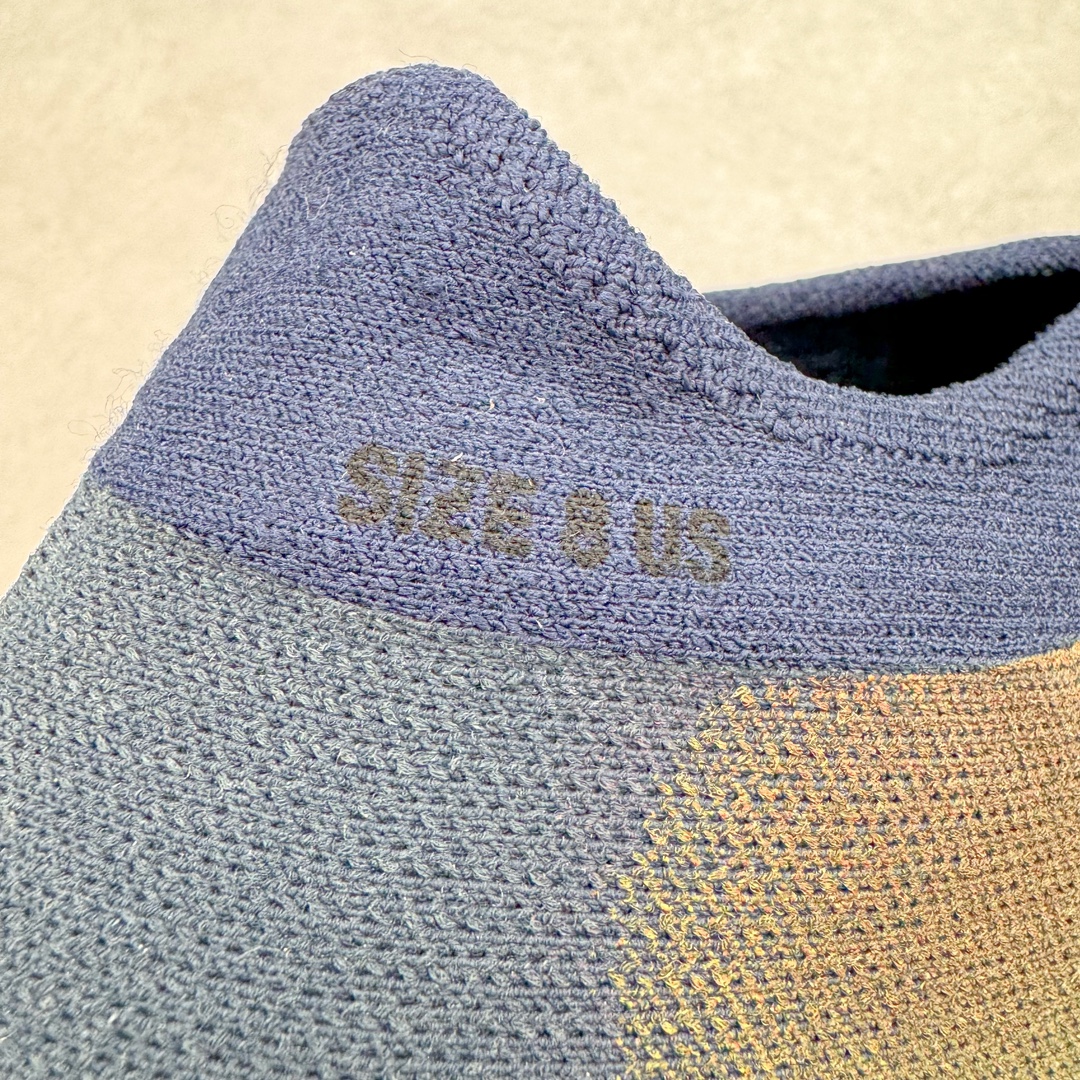 图片[14]-＃纯原 Yeezy Knit Runer\\\”Sulfur\\\”功夫跑步者系列低帮袜套式轻便针织透气休闲运动慢跑鞋 HP3370 由 Kanye West 在去年 8 月首次公布的 YEEZY KNIT RUNNER 于今日以「Sulfur」配色首次亮相。此款鞋型最初被称为 Turreliens 或 TRRL RNR，与广受欢迎的 YEEZY FOAM RUNNER 相似，再次展现了 Kanye 对无鞋带鞋履的愿景，并将整体材质替换为纺织结构，外观如袜子一般。相比较 Kanye 早期分享的原型，该鞋的零售版本将在外侧提供尺码信息。另外，零售版采用人字形橡胶外底，此前在非官方图片中从未出现过。延续了FOAM RUNNER的独特外型，不过材质更改为类似布面的编织面料，因此线条更加圆滑，侧边中底部分疑似有不知名的开口，整体不论是穿着感或是设计发想都令人匪夷所思，是款让鞋迷们既期待又怕受伤害的神秘鞋履。尺码：36 36.5 37 38 38.5 39 40 40.5 41 42 42.5 43 44 44.5 45 46.5 47 48-选品中心