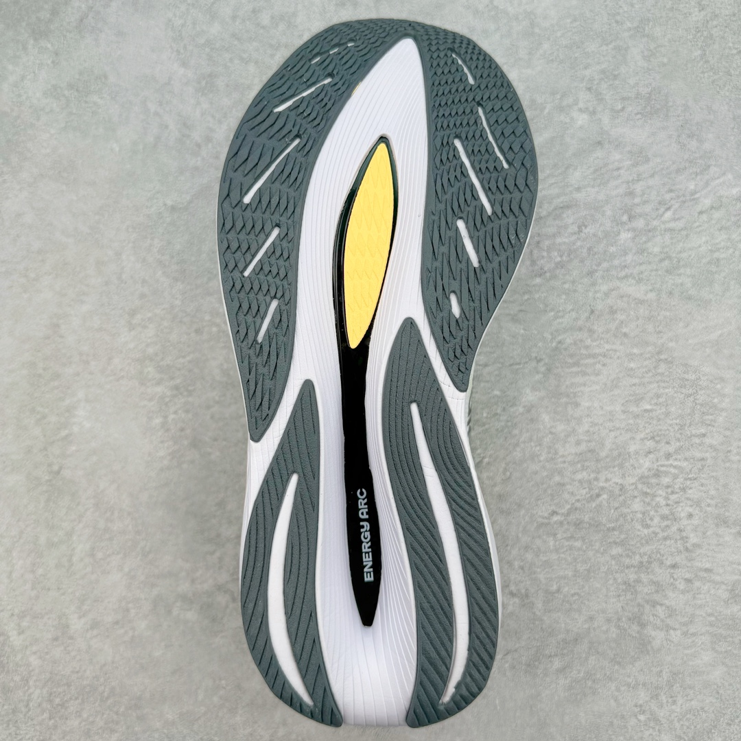 图片[9]-＃C版 New Balance FuelCell SuperComp Trainer V2 新百伦NB康普训练V2系列超轻量化低帮休闲运动慢跑鞋 MRCXLG3 New Balance 将能量回收技术的比赛感觉带入一双高军训练鞋 新款 FuelCell SuperComp Trainer v2 的设计旨在外观、手感和性能不同 在这一新的能源弧技术中 采用拱形碳纤维板夹在两层 FuelCell 缓冲之间 穿过鞋子中间留有一个空心通道 每次脚步时 板都平成空隙 并在重新塑造时返回能量 创造出高反弹的推进感 尺码：36 37 37.5 38 38.5 39.5 40 40.5 41.5 42 42.5 43 44 45-选品中心