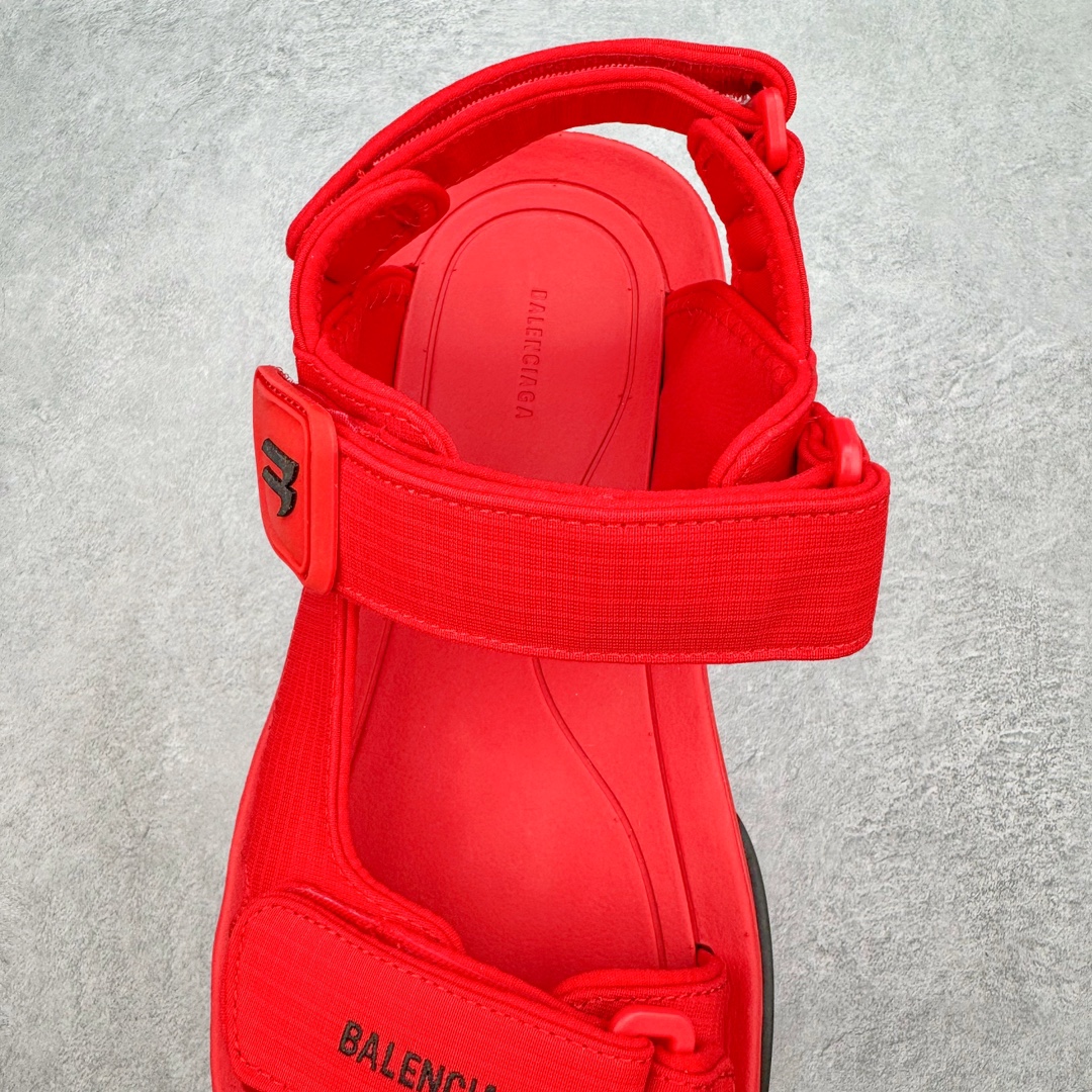 图片[5]-＃XA Balenciaga Tourist 巴黎世家织物露趾魔术贴沙滩凉鞋 原纸板楦头开发 最原汁原味的灵魂版型 全鞋荧光划线卡点 胶水把控整洁度追求极致完美 每一双都是工艺品 多重QC质检 超越公司货的品控标准 实实在在的免检产品 原盒原配 正确字体电绣 粗细、位置、大小正确 侧边TPU 透气孔匹配意产原版 正确分离大底 TPU软底 原版一致大底LOGO 立体感十足 原厂皮料水洗做旧 采购原厂网纱 不含皮革 网布材料和聚氨酯 磨损效果 鞋头边缘和后帮 Balenciaga 徽标 鞋面和后跟凸印尺码 鞋舌 3XL 橡胶品牌标识和反光细节 鞋帮拉袢和鞋舌拉祥 配反光细节 备用鞋带在鞋履前侧 可在穿着前取下 便于不同造型搭配 正常尺码 尺码：35 36 37 38 39 40 41 42 43 44 45 46-选品中心