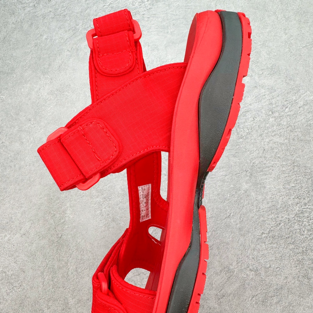 图片[7]-＃XA Balenciaga Tourist 巴黎世家织物露趾魔术贴沙滩凉鞋 原纸板楦头开发 最原汁原味的灵魂版型 全鞋荧光划线卡点 胶水把控整洁度追求极致完美 每一双都是工艺品 多重QC质检 超越公司货的品控标准 实实在在的免检产品 原盒原配 正确字体电绣 粗细、位置、大小正确 侧边TPU 透气孔匹配意产原版 正确分离大底 TPU软底 原版一致大底LOGO 立体感十足 原厂皮料水洗做旧 采购原厂网纱 不含皮革 网布材料和聚氨酯 磨损效果 鞋头边缘和后帮 Balenciaga 徽标 鞋面和后跟凸印尺码 鞋舌 3XL 橡胶品牌标识和反光细节 鞋帮拉袢和鞋舌拉祥 配反光细节 备用鞋带在鞋履前侧 可在穿着前取下 便于不同造型搭配 正常尺码 尺码：35 36 37 38 39 40 41 42 43 44 45 46-选品中心