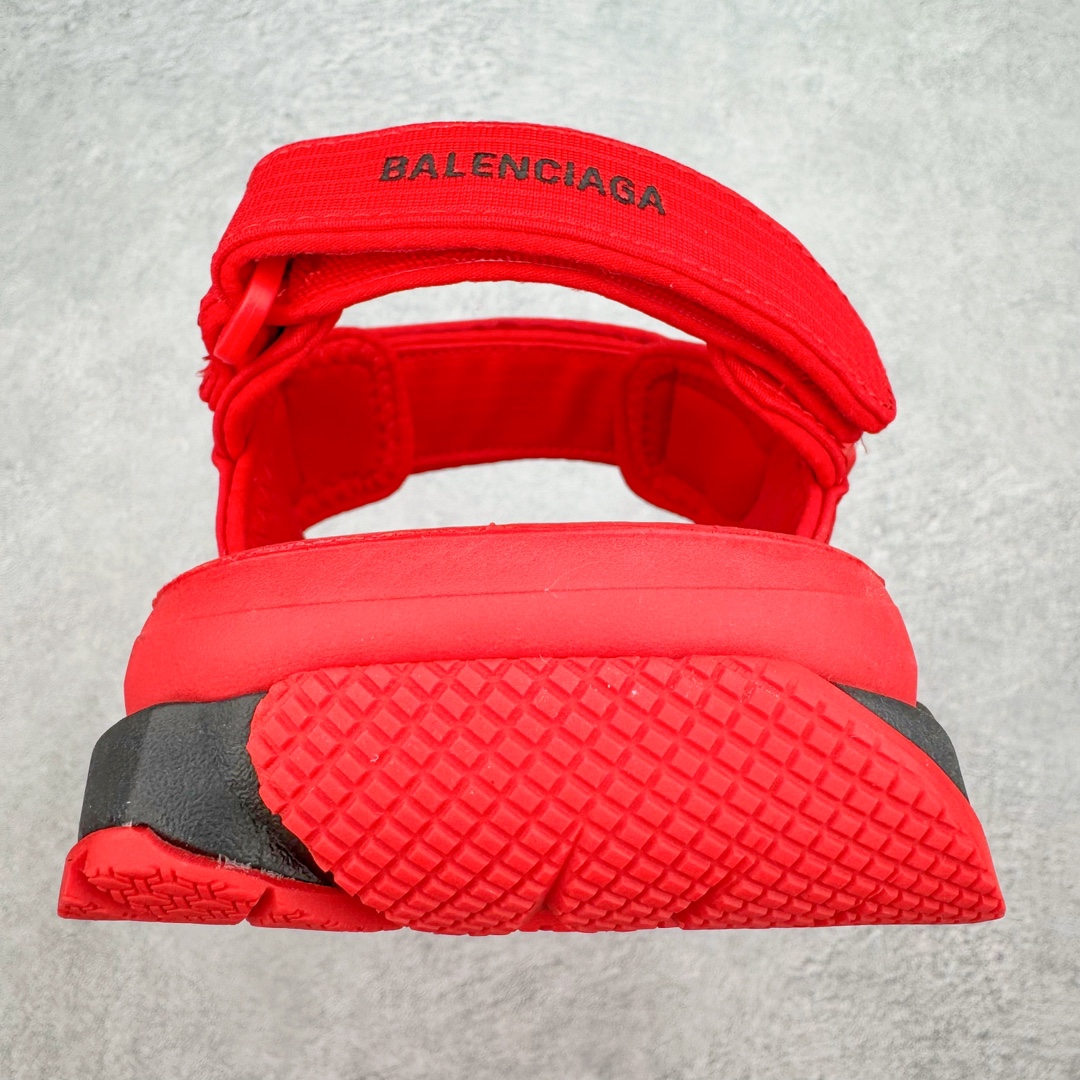 图片[8]-＃XA Balenciaga Tourist 巴黎世家织物露趾魔术贴沙滩凉鞋 原纸板楦头开发 最原汁原味的灵魂版型 全鞋荧光划线卡点 胶水把控整洁度追求极致完美 每一双都是工艺品 多重QC质检 超越公司货的品控标准 实实在在的免检产品 原盒原配 正确字体电绣 粗细、位置、大小正确 侧边TPU 透气孔匹配意产原版 正确分离大底 TPU软底 原版一致大底LOGO 立体感十足 原厂皮料水洗做旧 采购原厂网纱 不含皮革 网布材料和聚氨酯 磨损效果 鞋头边缘和后帮 Balenciaga 徽标 鞋面和后跟凸印尺码 鞋舌 3XL 橡胶品牌标识和反光细节 鞋帮拉袢和鞋舌拉祥 配反光细节 备用鞋带在鞋履前侧 可在穿着前取下 便于不同造型搭配 正常尺码 尺码：35 36 37 38 39 40 41 42 43 44 45 46-选品中心