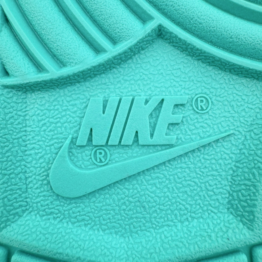 图片[20]-＃YC纯原福利 NK Dunk Low 星际迷航 黑白绿 DV0833-101 定制系列天花板 无原鞋不开发 全系列得物原鞋一比一校对开发 配色持续更新中 终端对接 优势输出 全套原厂楦头原纸板数据档案倾力打造 原汁原味莞产 极致还原 圈内最强针车工艺 高端零售指定版 广东原厂配套原盒原标 鞋盒分三个尺码段 原厂冲刀 超高清洁度 全鞋零毛边皮料切割 采用原厂百宏鞋带以及原厂百宏织唛舌标 内标可供原厂几率过验 进口原装条纹中底布 四线拉帮白色点胶 原厂拉帮手法遵循公司 原厂电绣 极致还原 尺码：35.5 36 36.5 37.5 38 38.5 39 40 40.5 41 42 42.5 43 44 44.5 45 46 47.5-选品中心