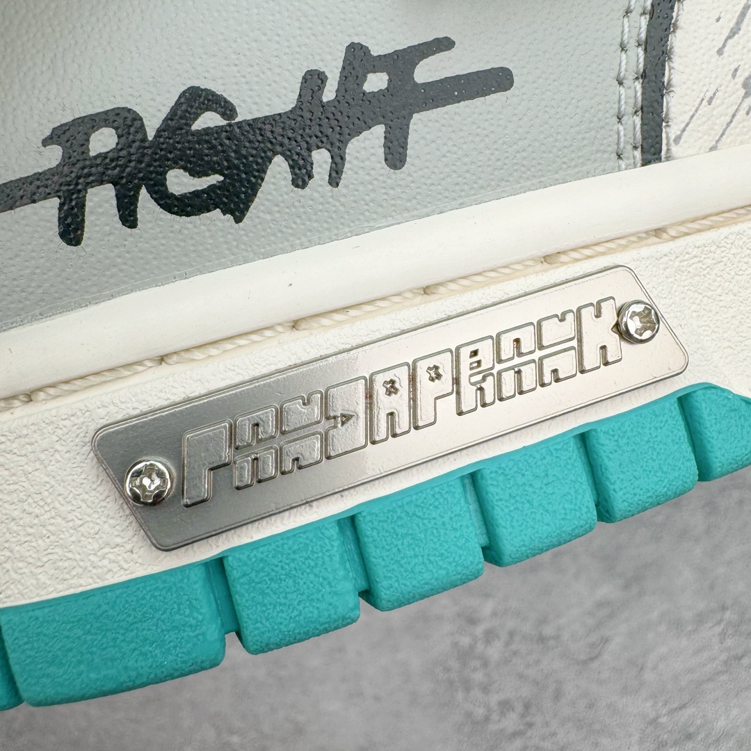 图片[17]-＃YC纯原福利 NK Dunk Low 星际迷航 黑白绿 DV0833-101 定制系列天花板 无原鞋不开发 全系列得物原鞋一比一校对开发 配色持续更新中 终端对接 优势输出 全套原厂楦头原纸板数据档案倾力打造 原汁原味莞产 极致还原 圈内最强针车工艺 高端零售指定版 广东原厂配套原盒原标 鞋盒分三个尺码段 原厂冲刀 超高清洁度 全鞋零毛边皮料切割 采用原厂百宏鞋带以及原厂百宏织唛舌标 内标可供原厂几率过验 进口原装条纹中底布 四线拉帮白色点胶 原厂拉帮手法遵循公司 原厂电绣 极致还原 尺码：35.5 36 36.5 37.5 38 38.5 39 40 40.5 41 42 42.5 43 44 44.5 45 46 47.5-选品中心